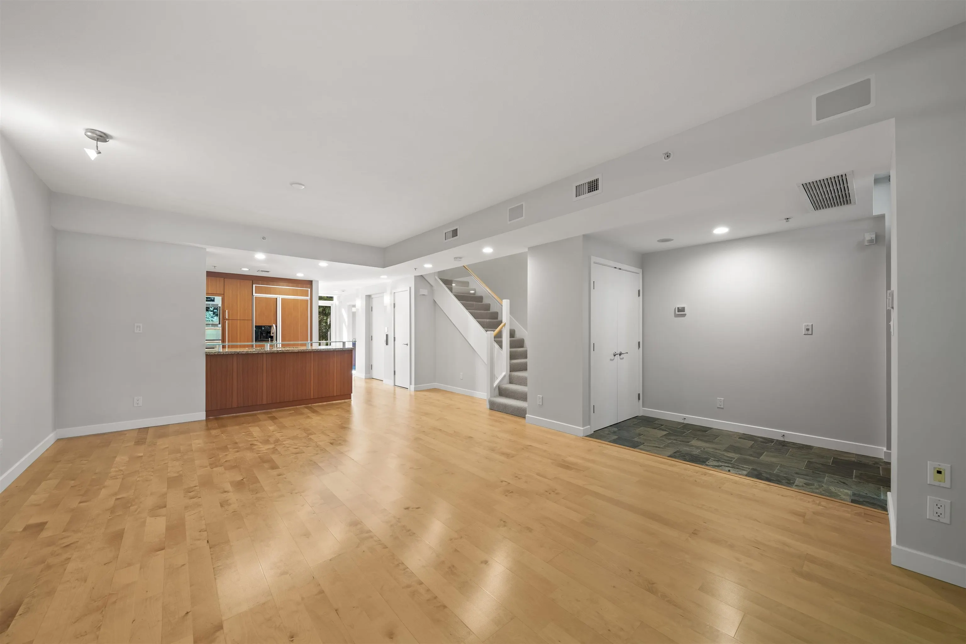 1281 W Cordova Street #TH19