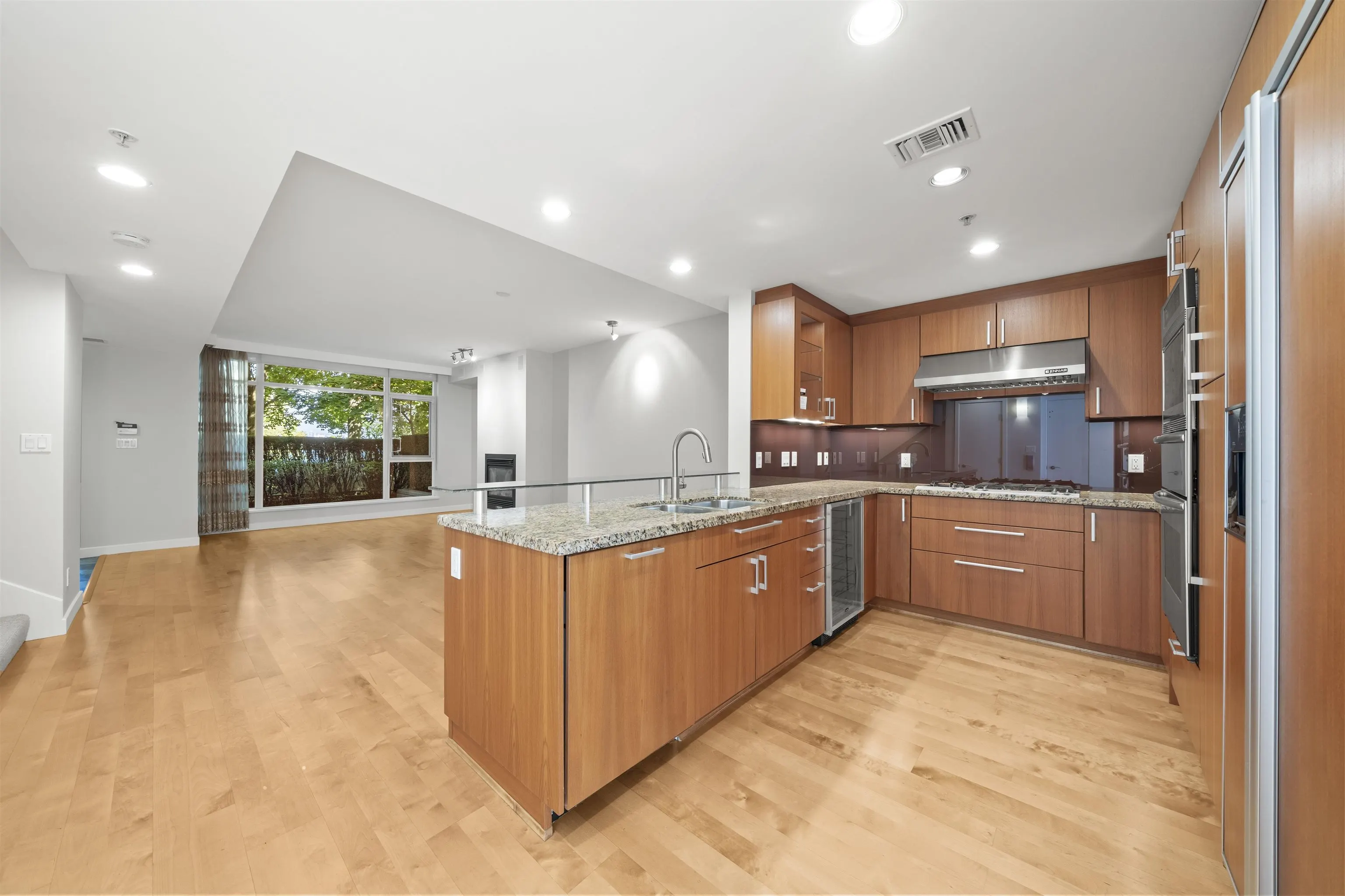 1281 W Cordova Street #TH19