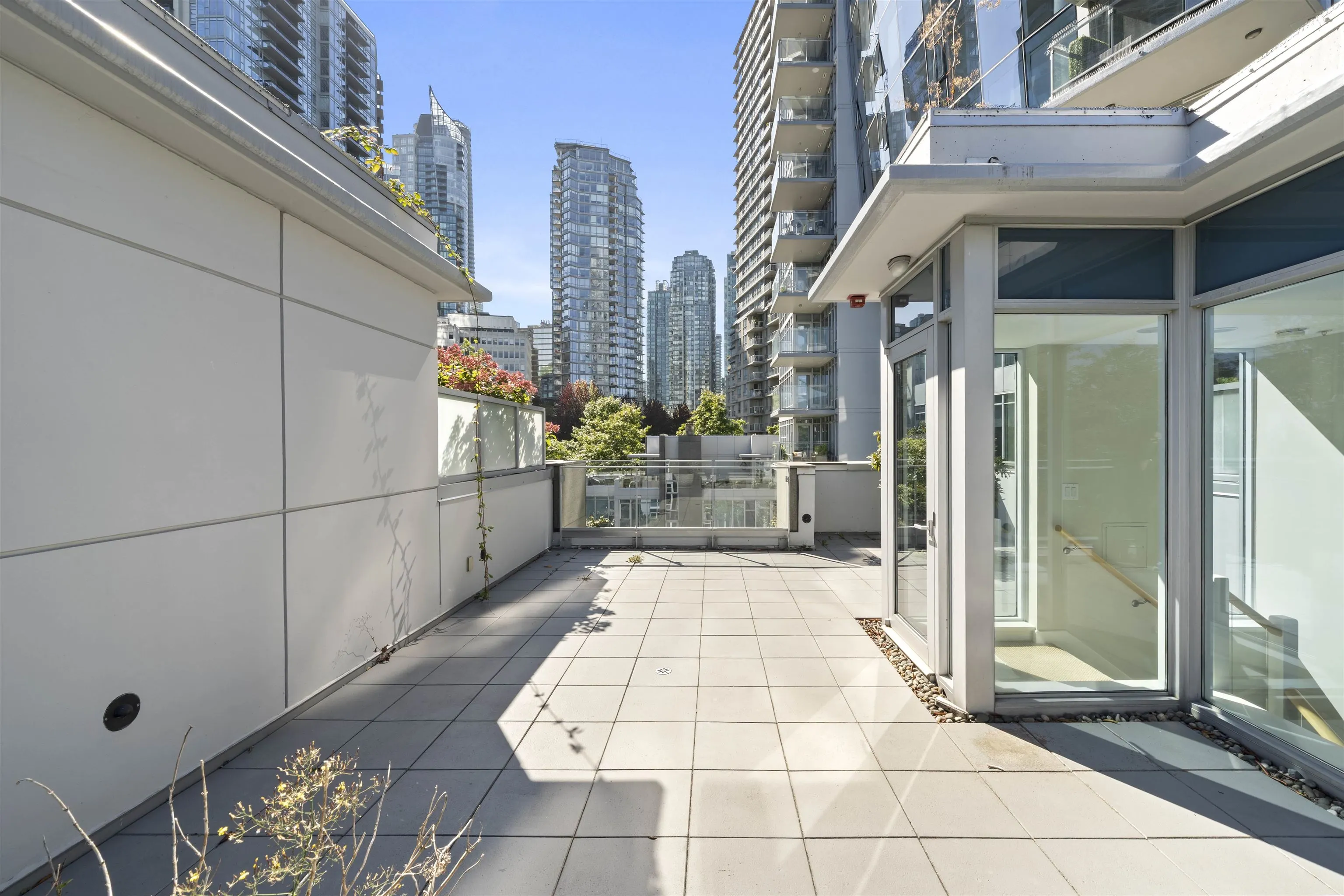 1281 W Cordova Street #TH19