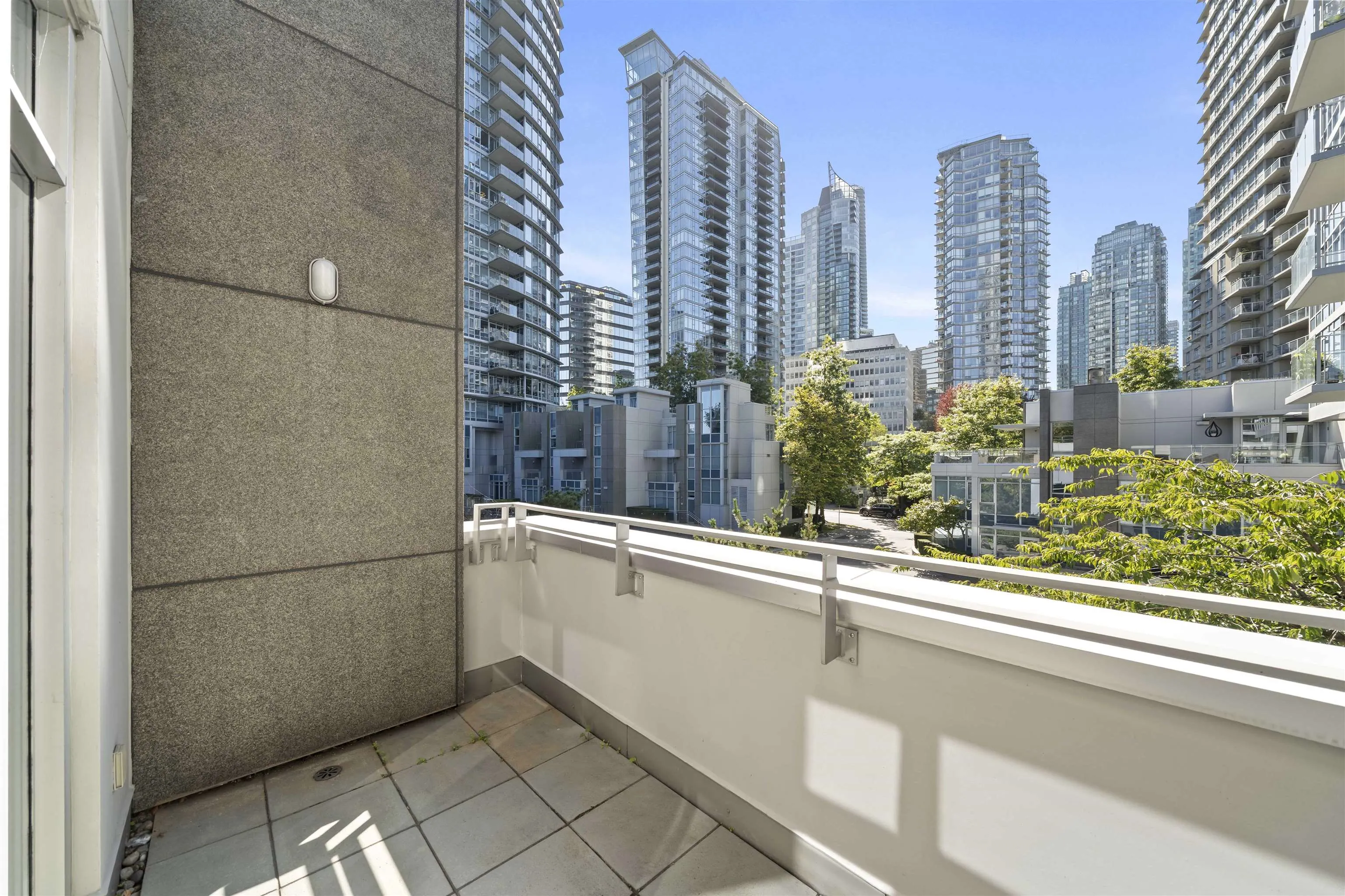 1281 W Cordova Street #TH19