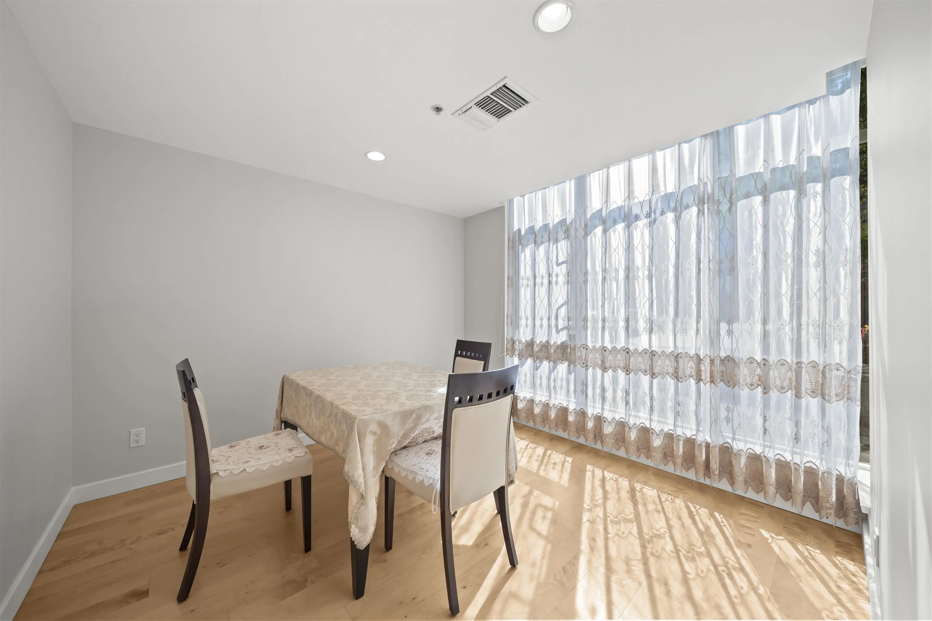 1281 W Cordova Street #TH19