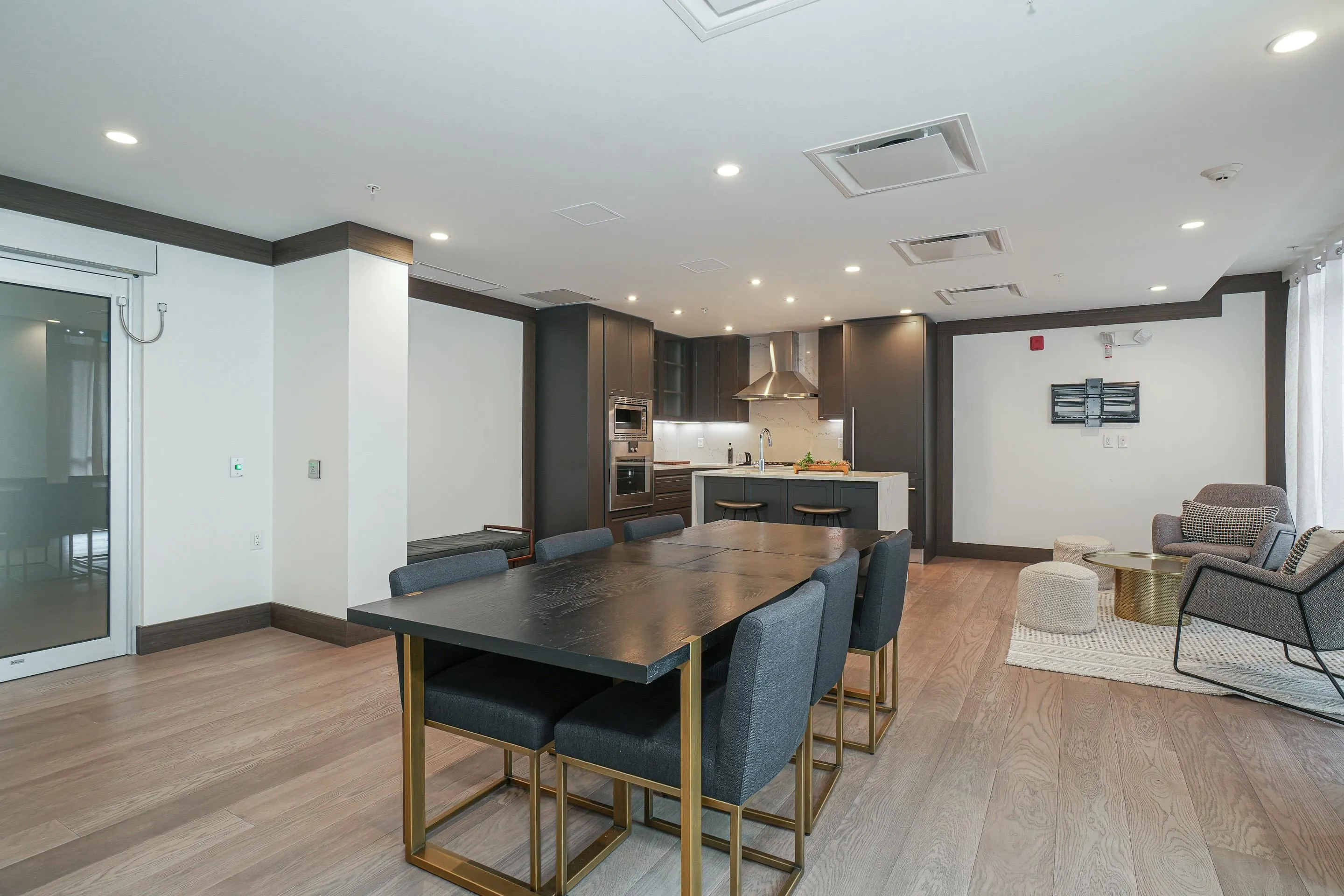 5733 Alberta Street #411