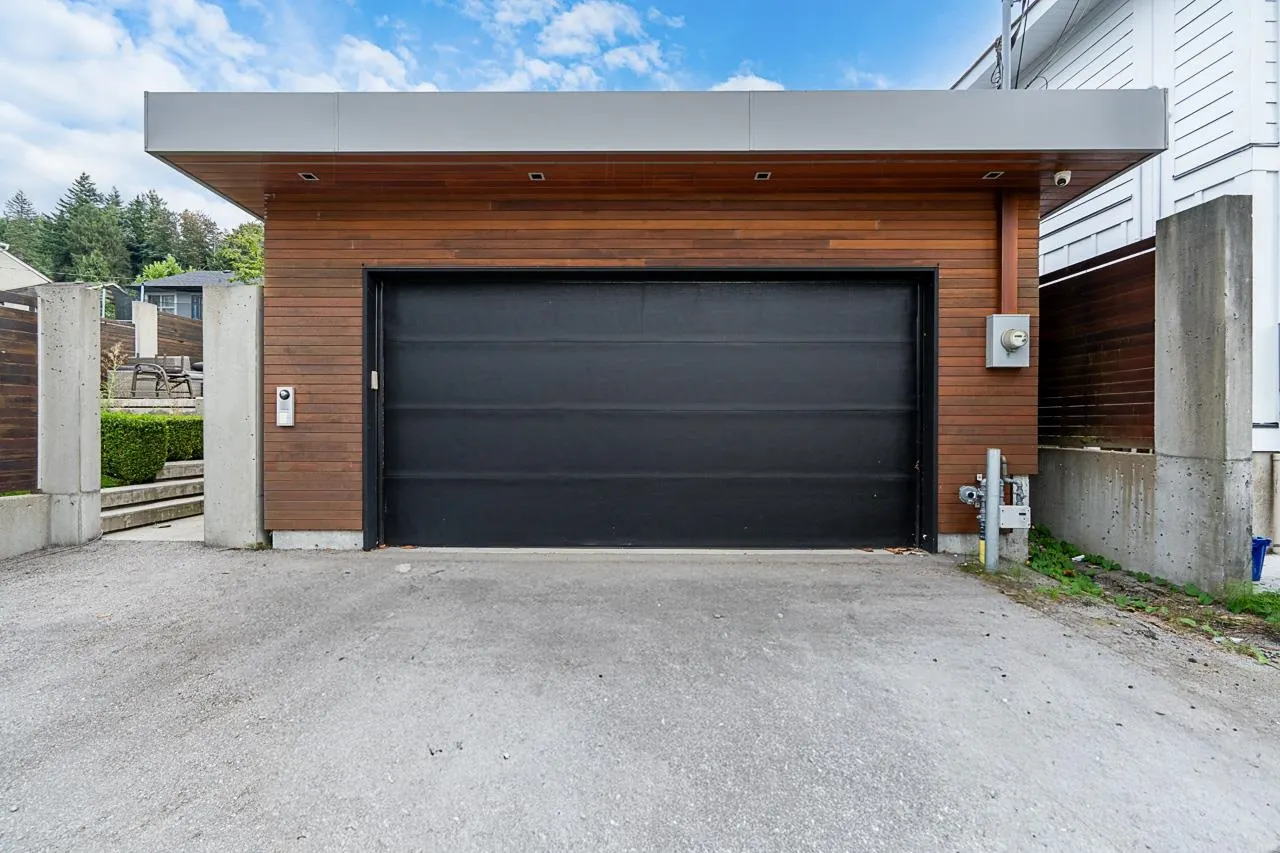 7317 Barnet Road