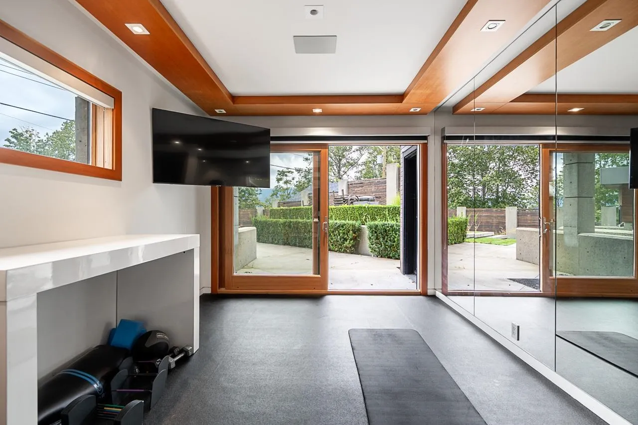 7317 Barnet Road