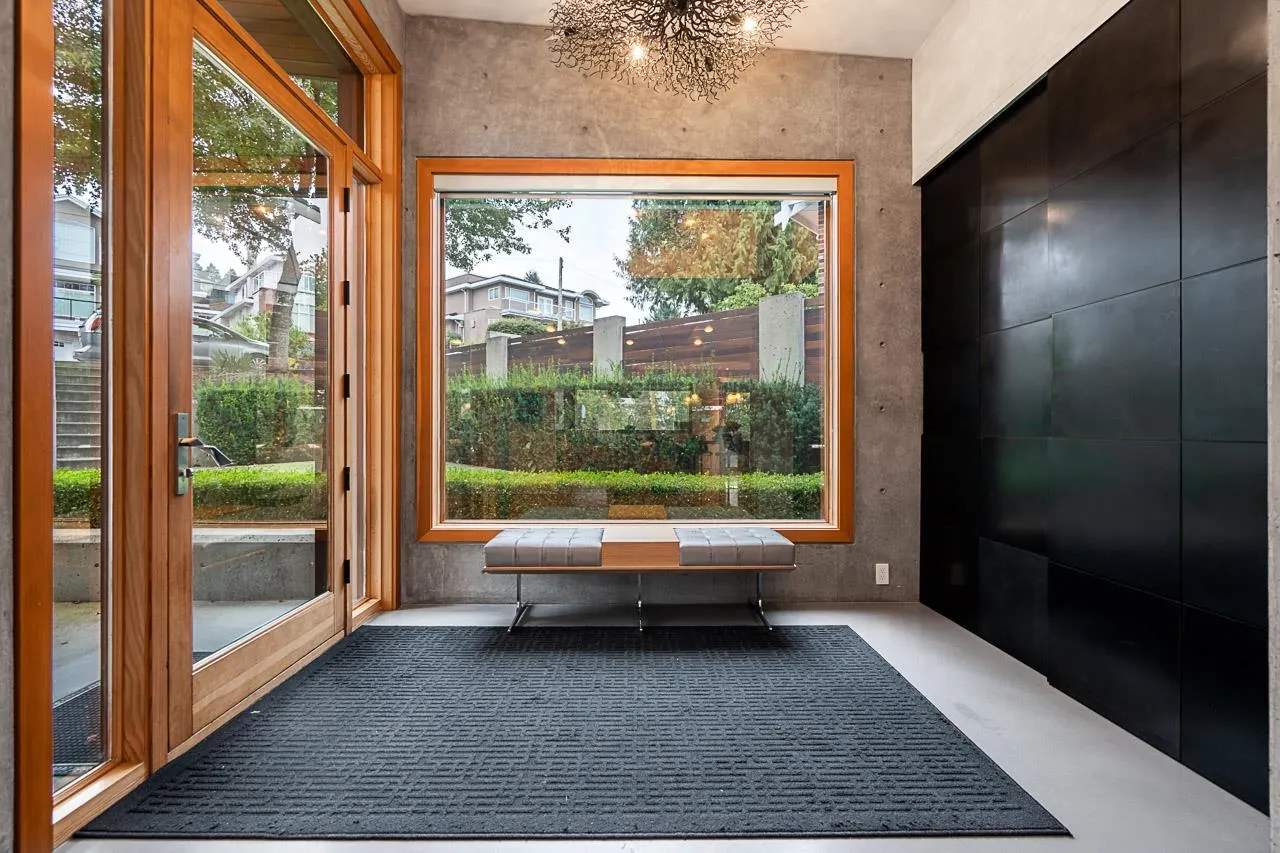 7317 Barnet Road