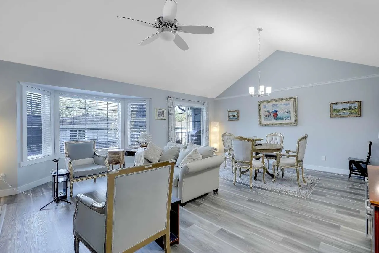 9109 154 Street #202
