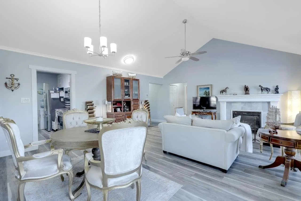 9109 154 Street #202