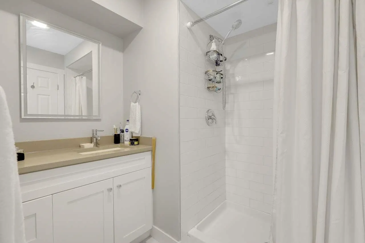 9109 154 Street #202