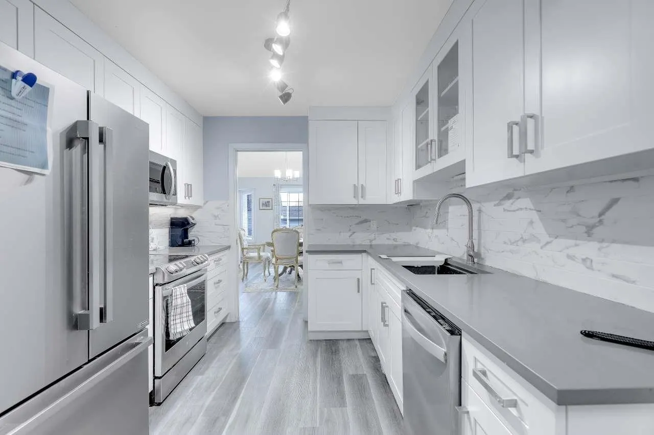 9109 154 Street #202