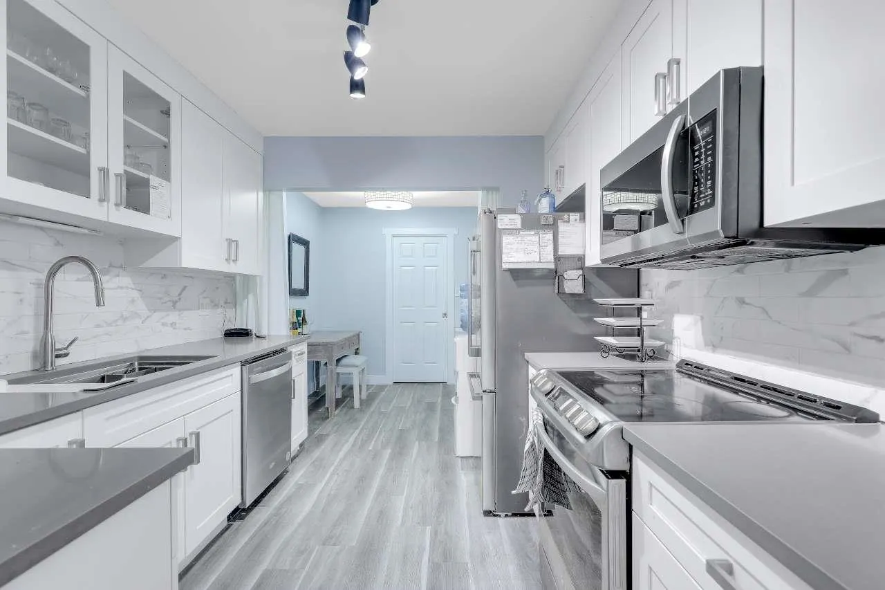 9109 154 Street #202