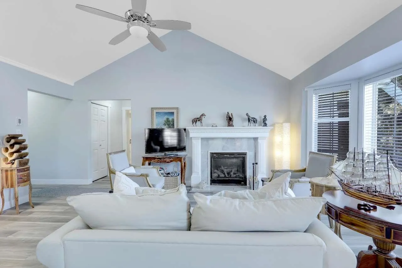9109 154 Street #202
