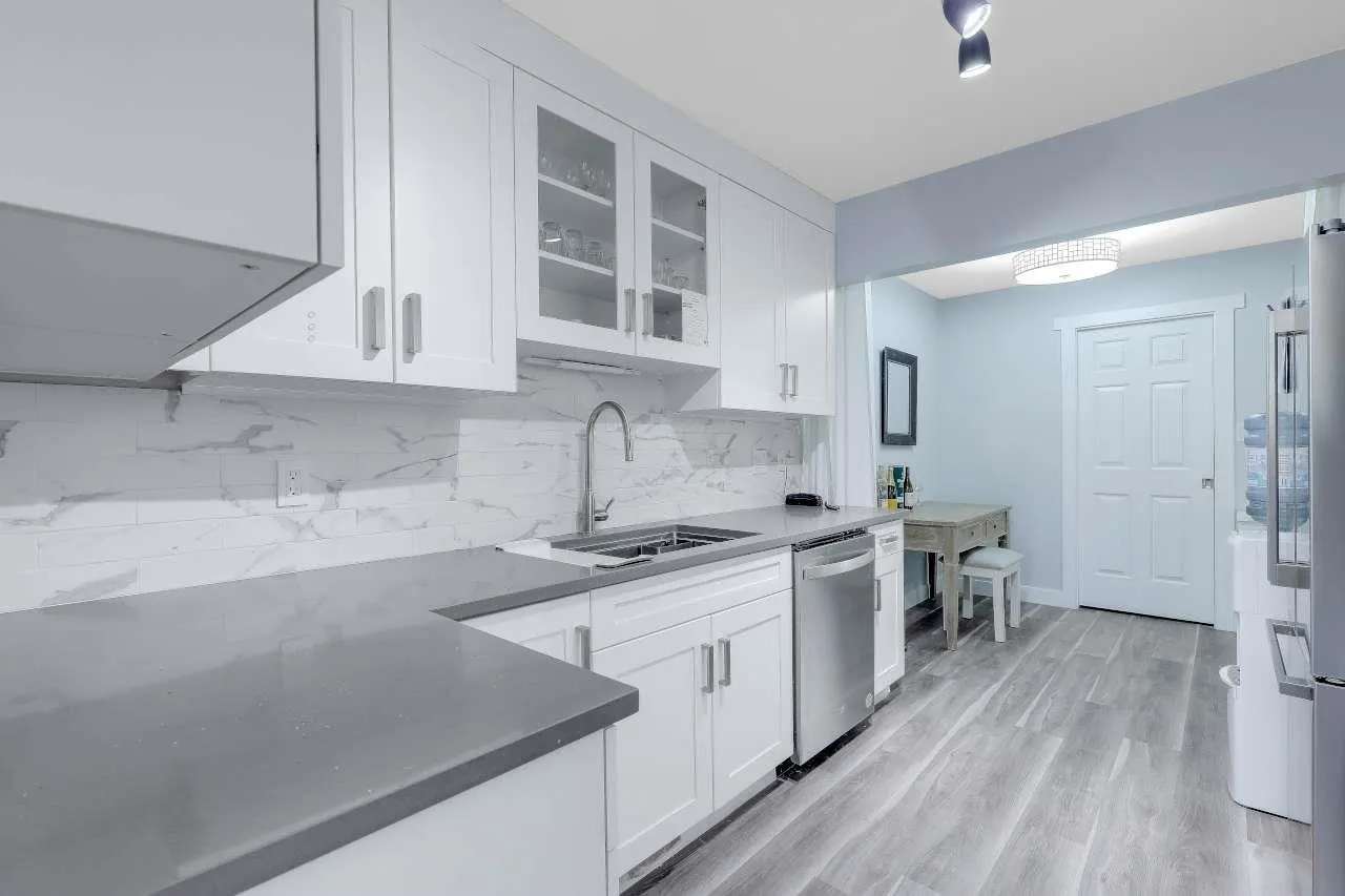 9109 154 Street #202