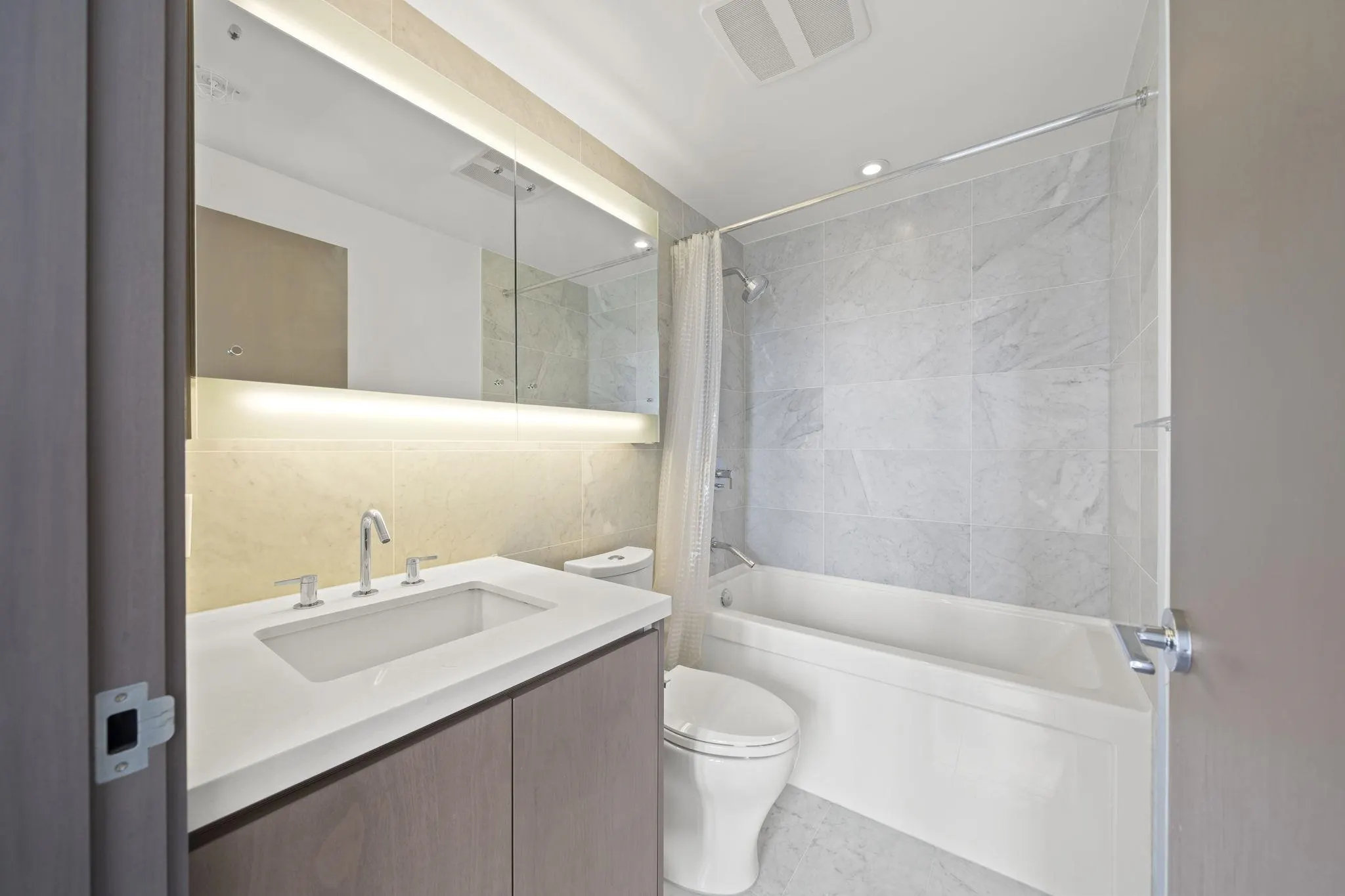 38 Smithe Street #1251