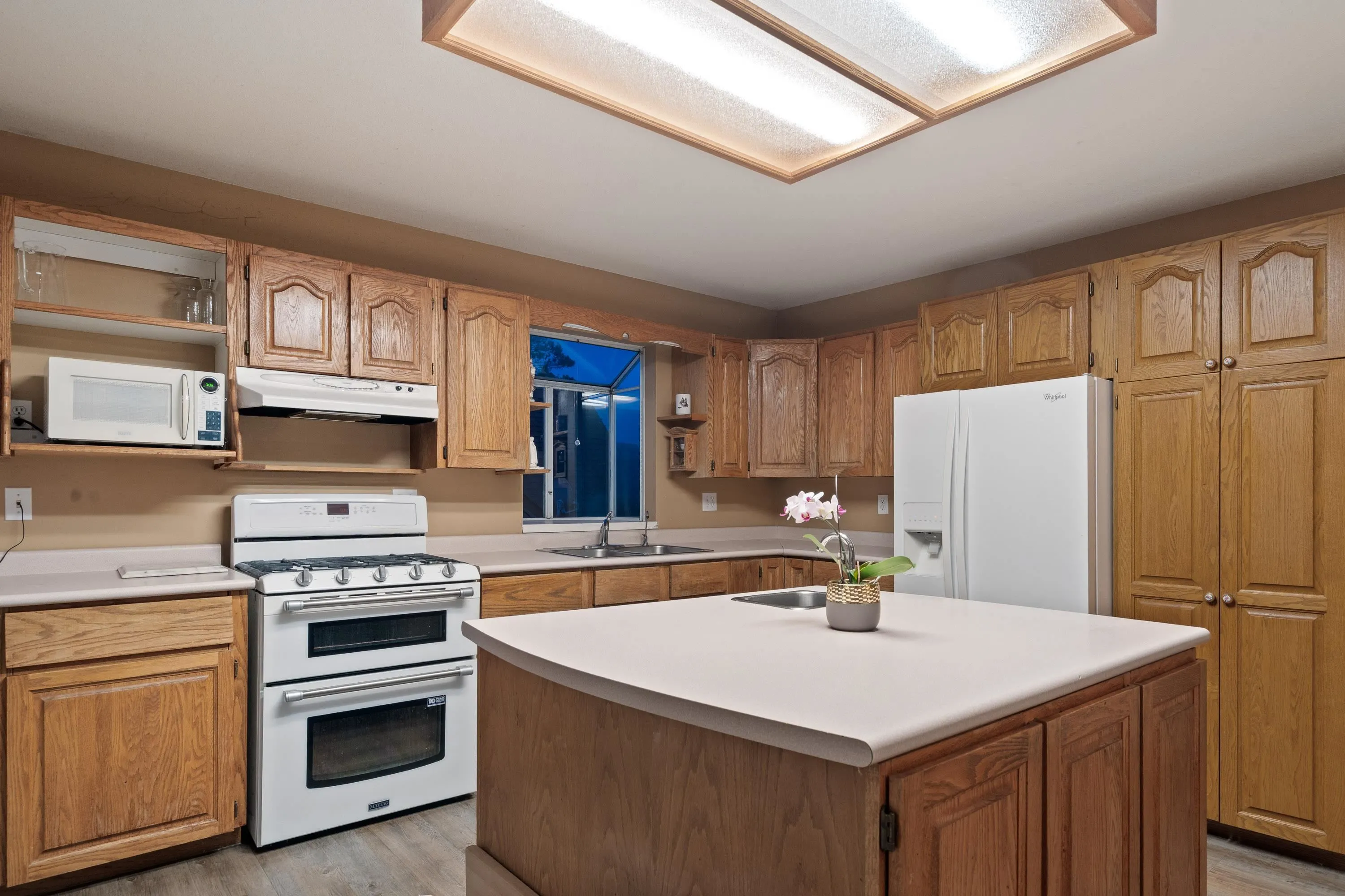 47465 Swallow Crescent