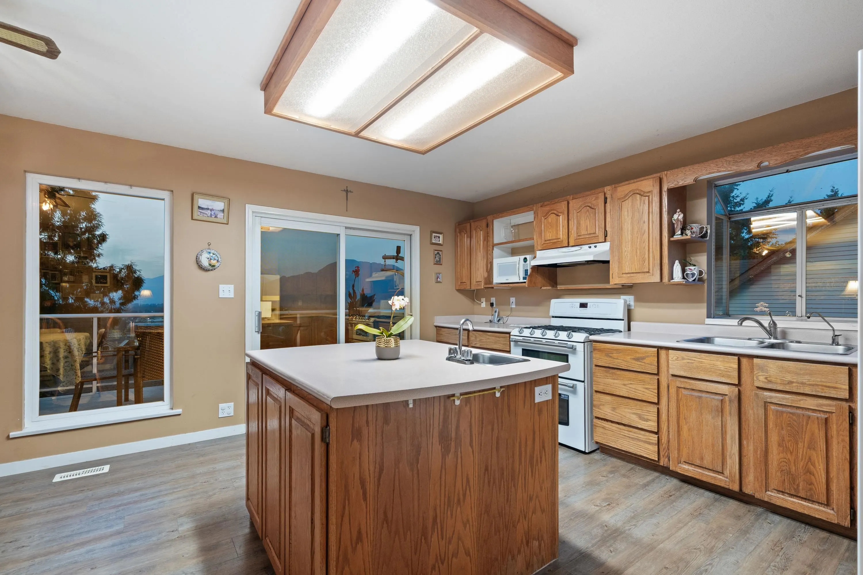 47465 Swallow Crescent