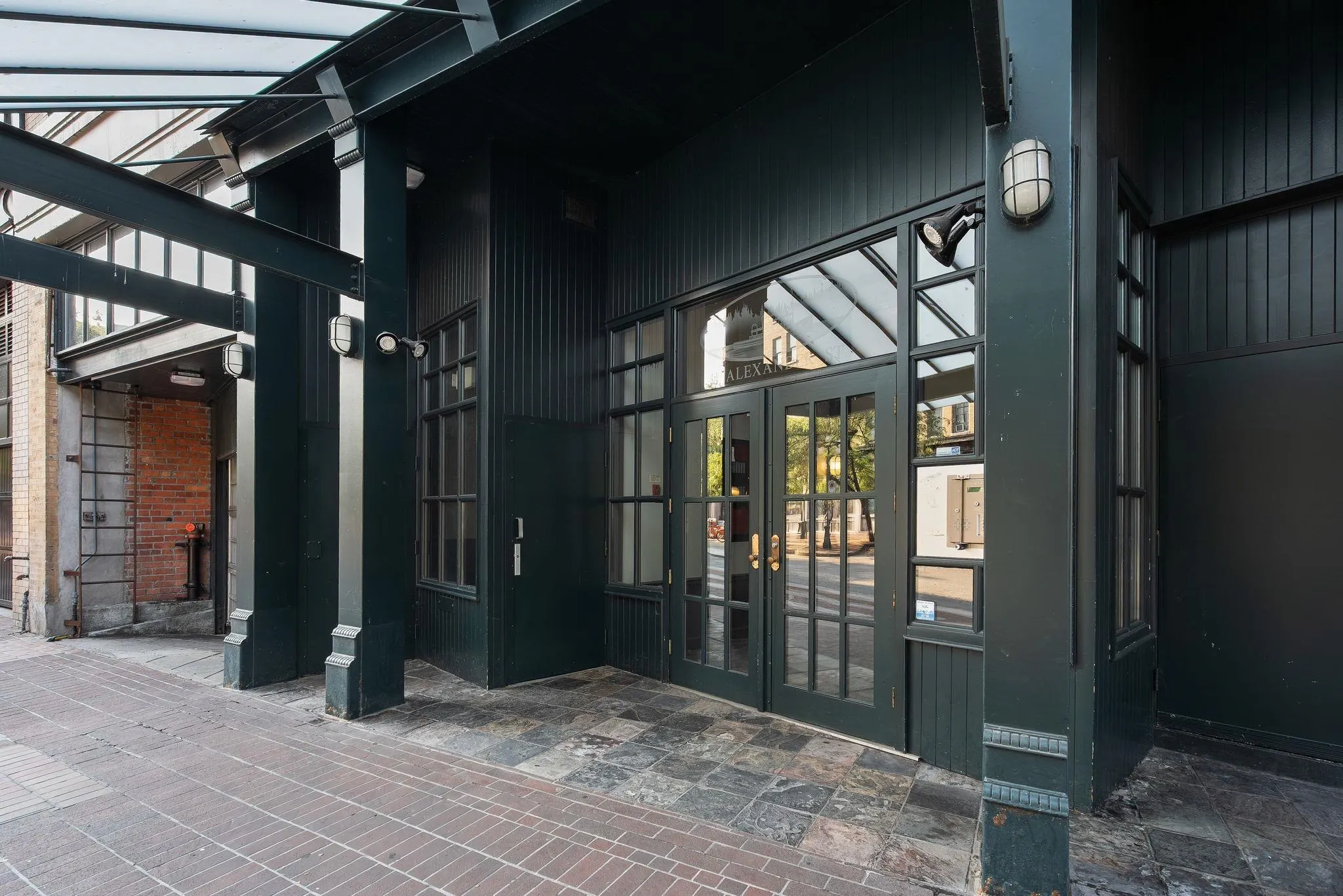 41 Alexander Street #305