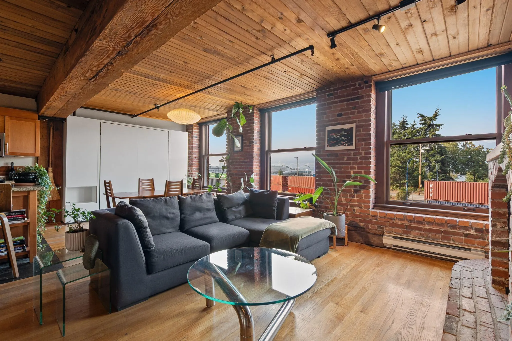 41 Alexander Street #305