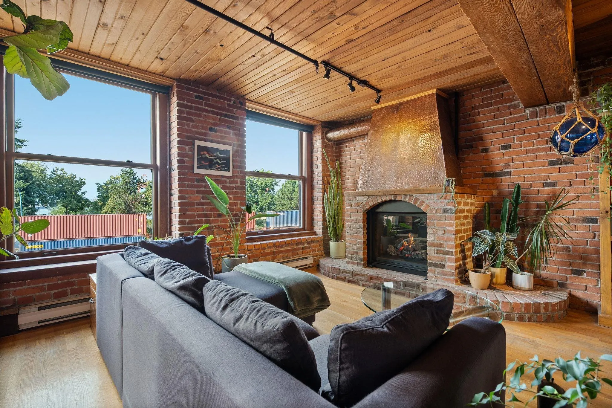 41 Alexander Street #305