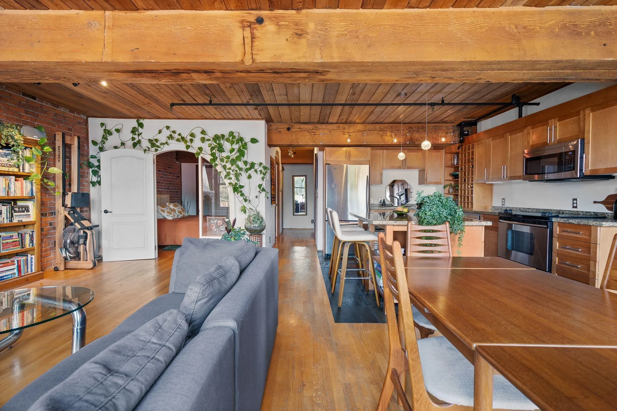 41 Alexander Street #305