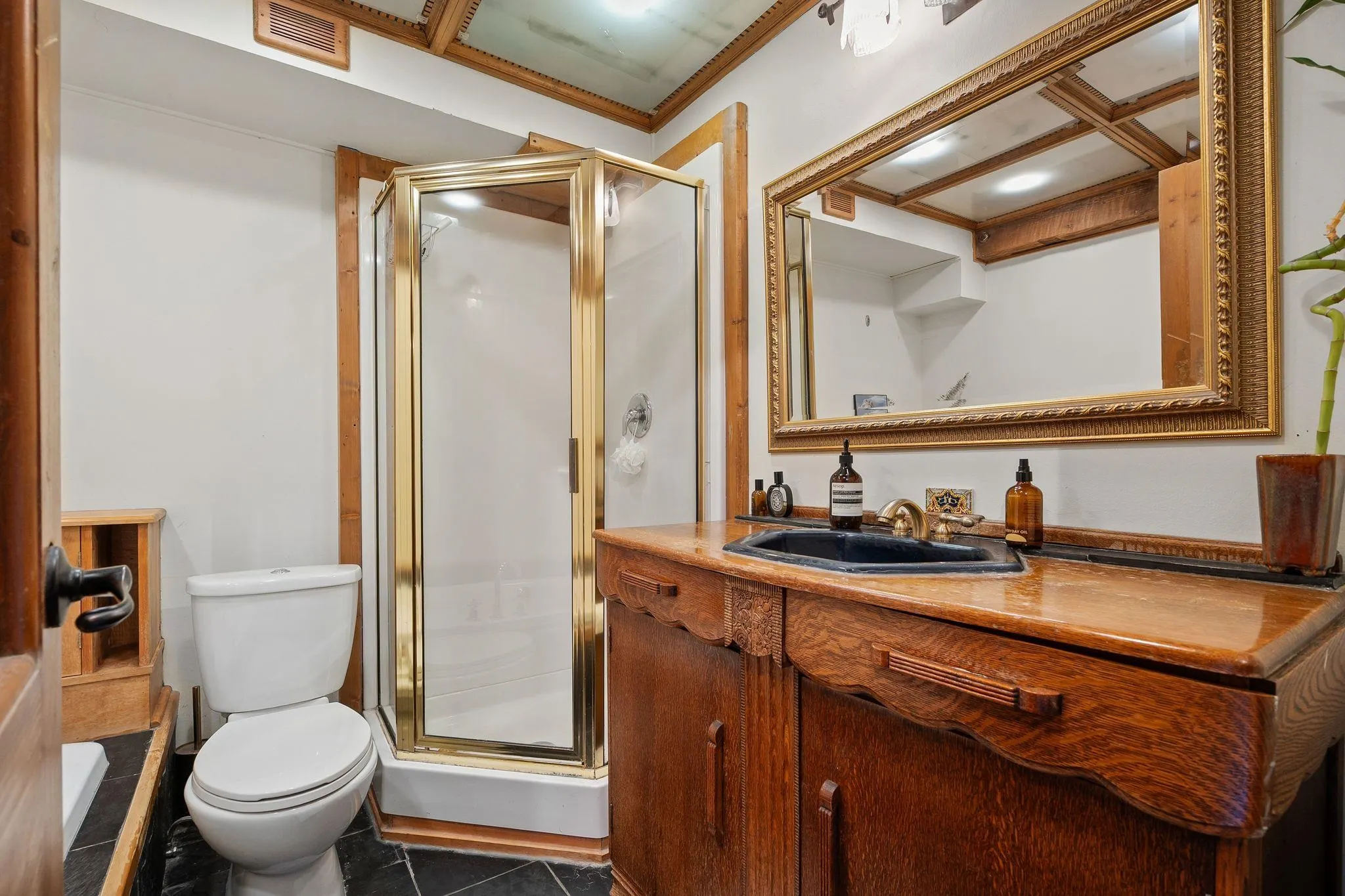 41 Alexander Street #305