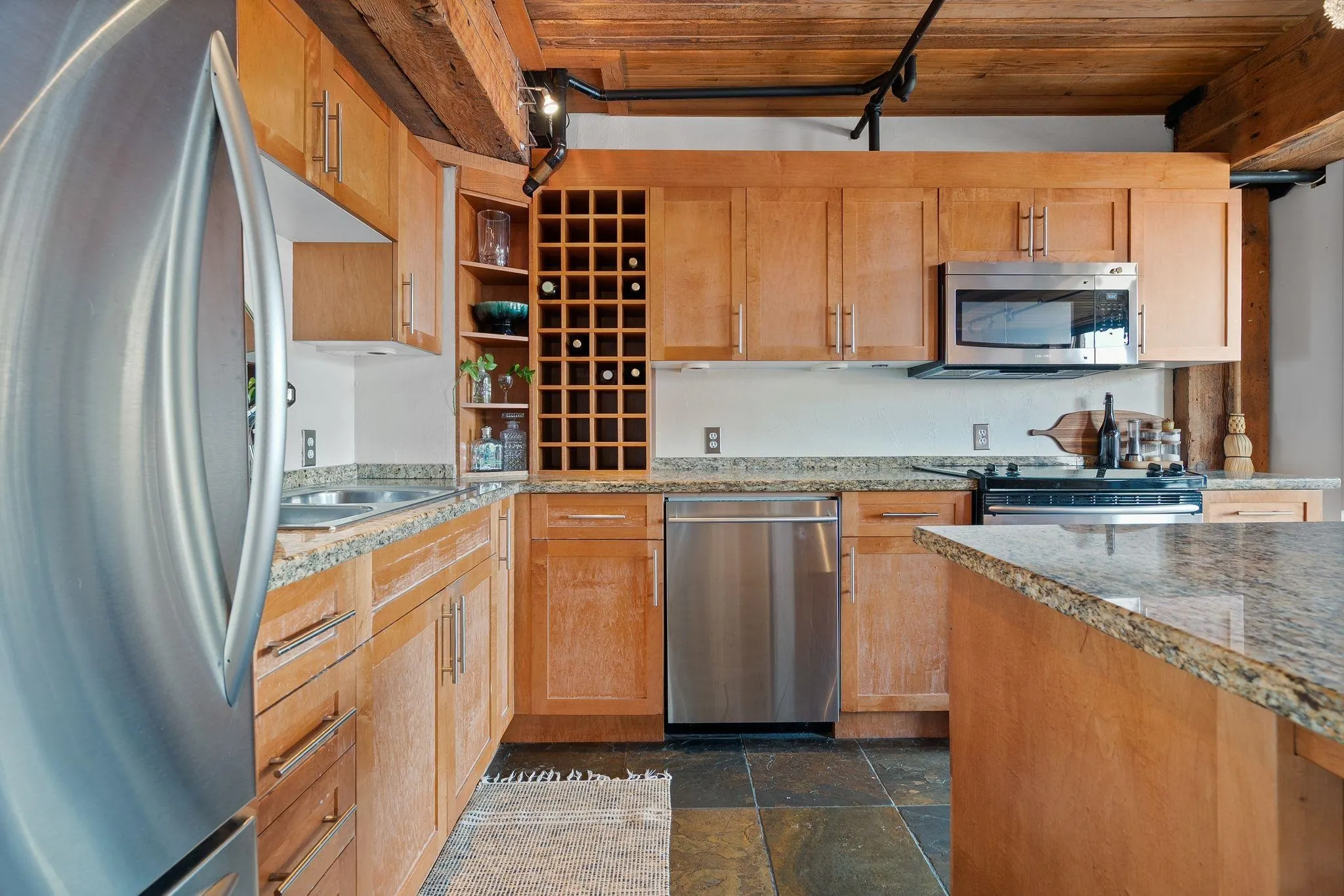 41 Alexander Street #305