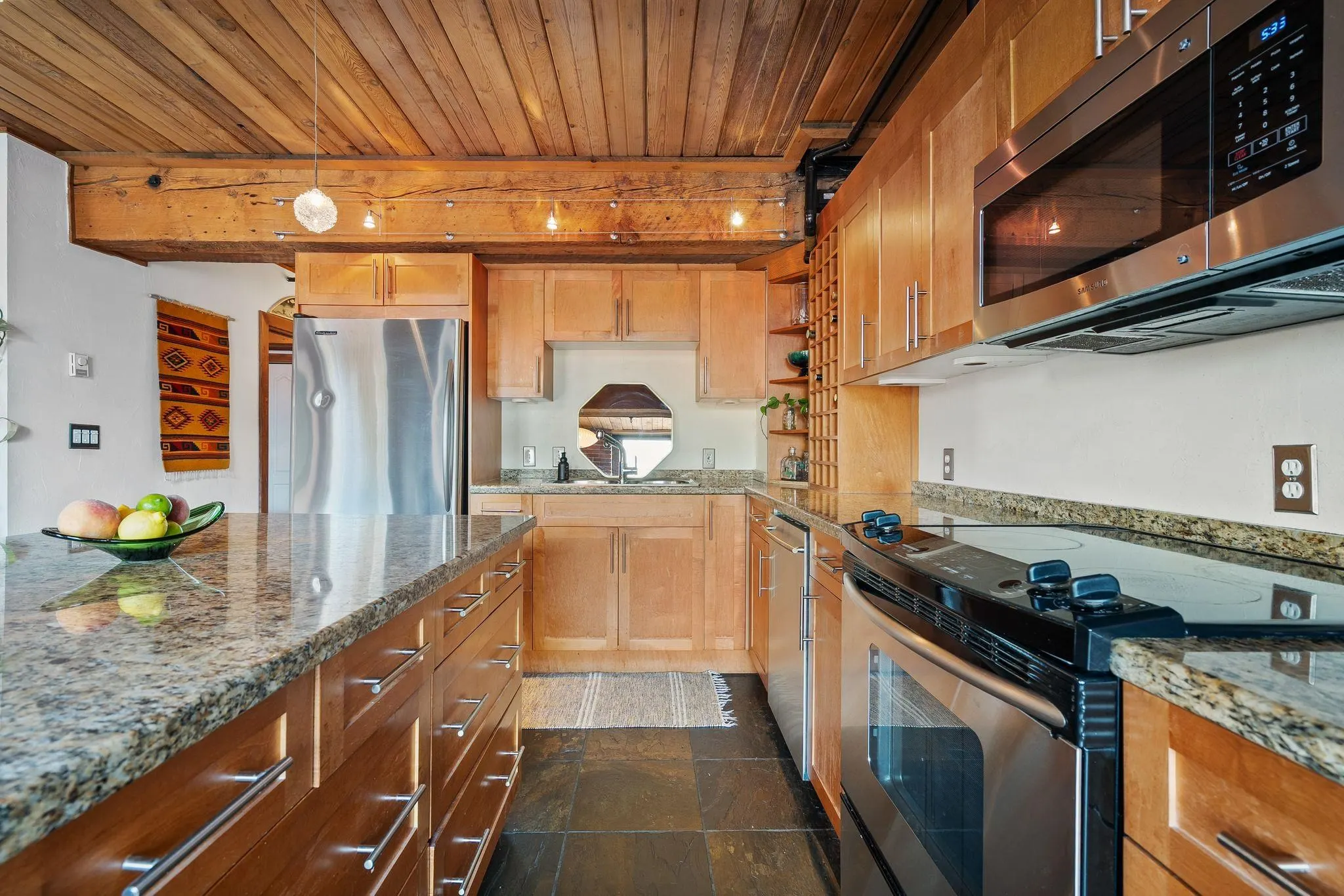 41 Alexander Street #305