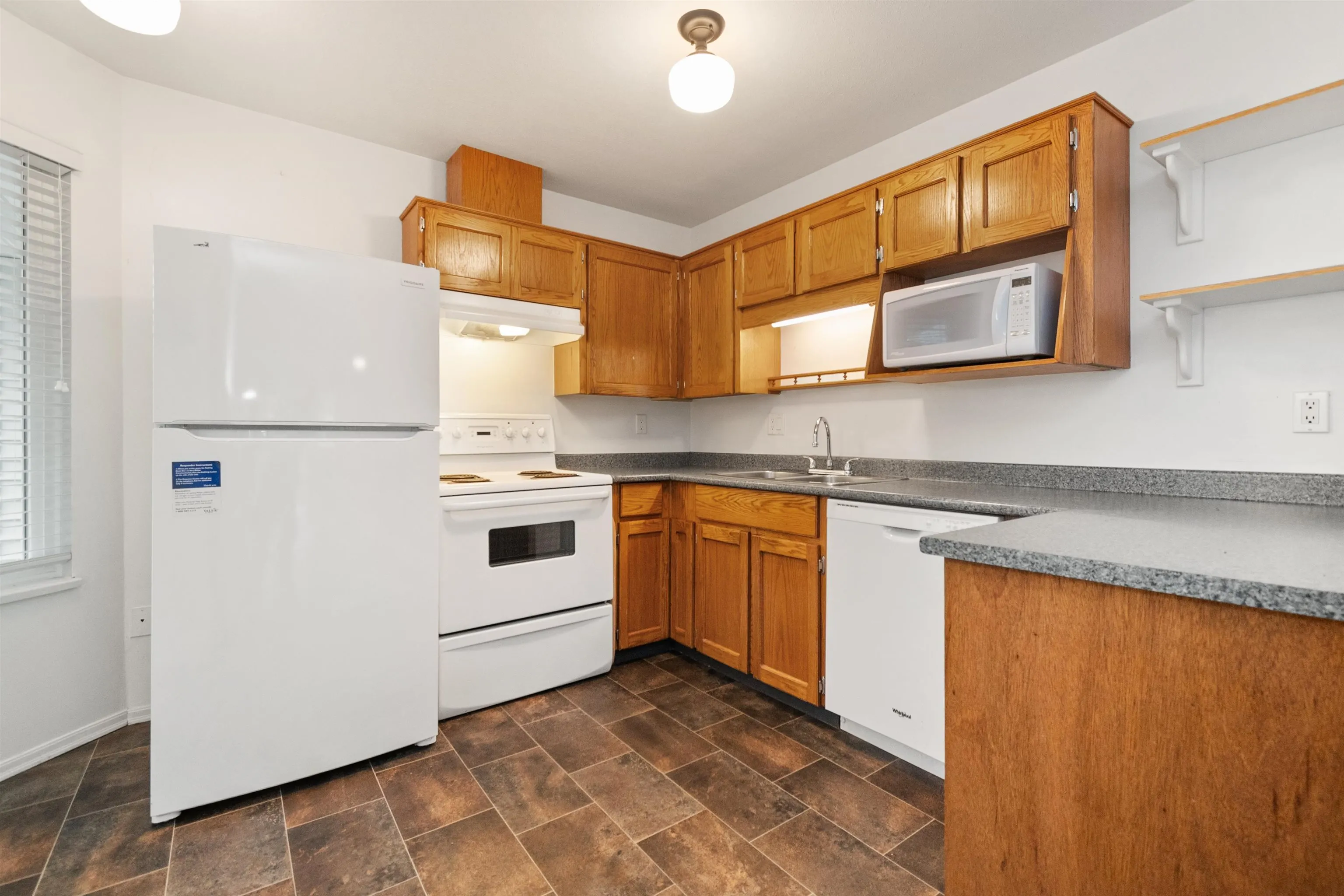 2989 Trafalgar Street #28