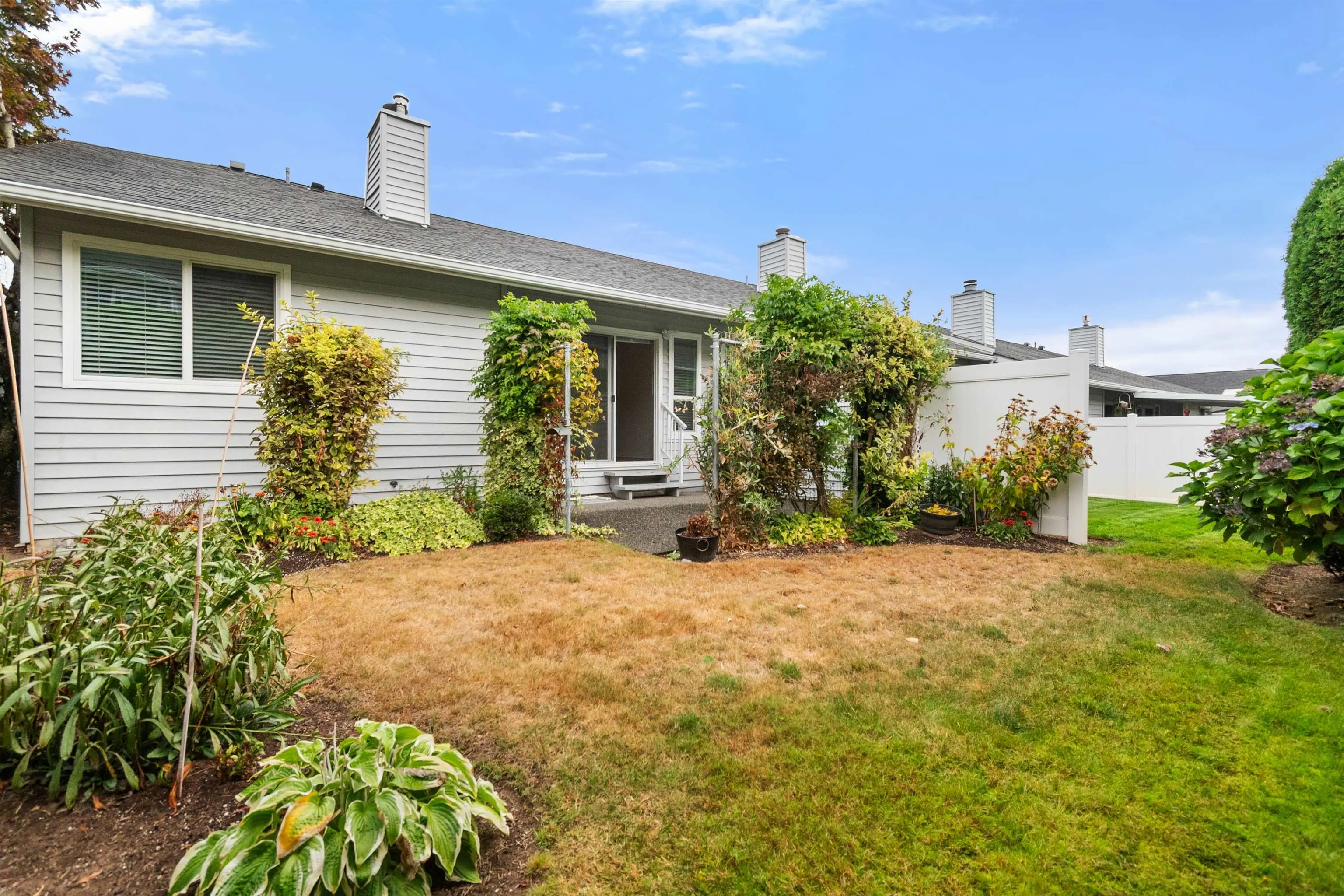 2989 Trafalgar Street #28