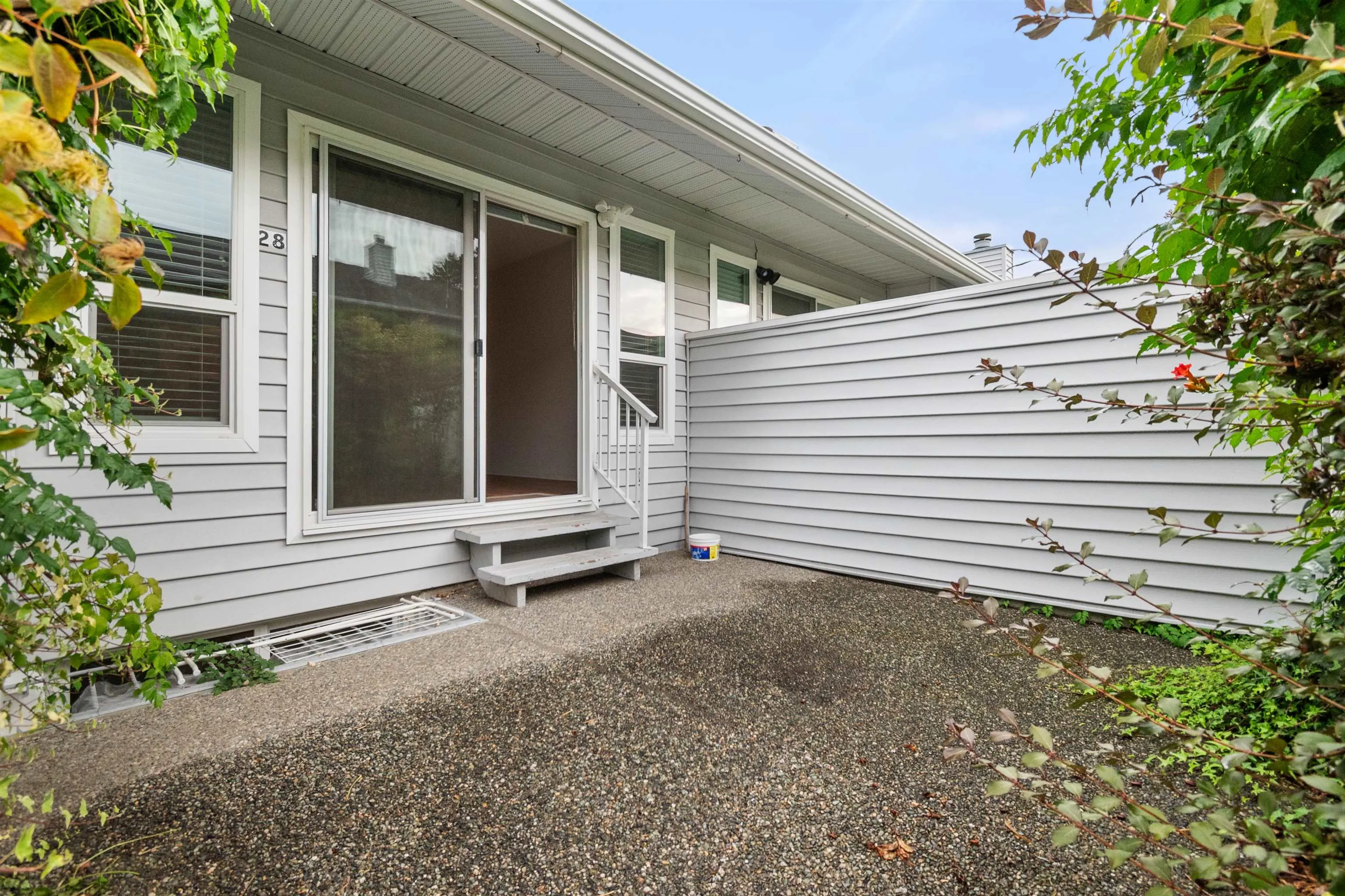 2989 Trafalgar Street #28