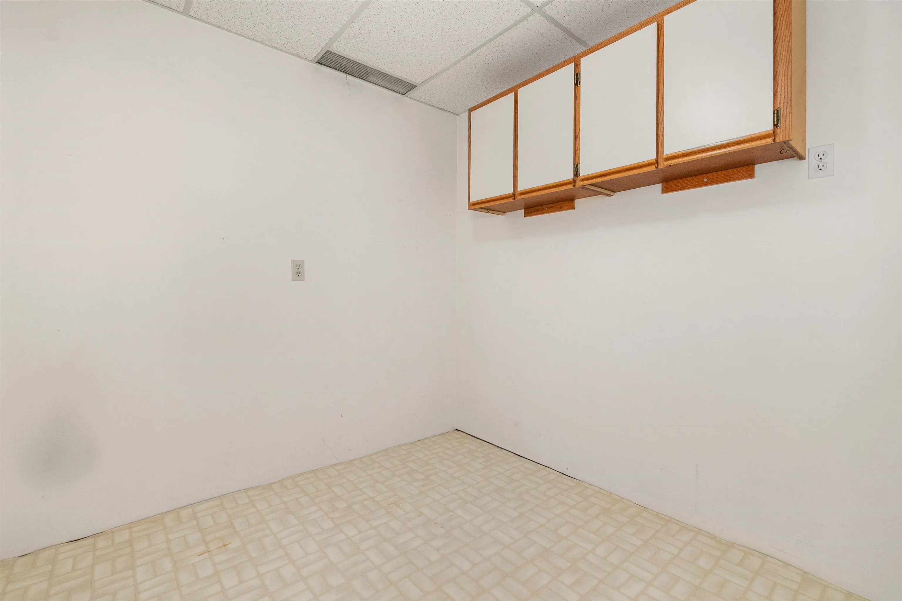2989 Trafalgar Street #28
