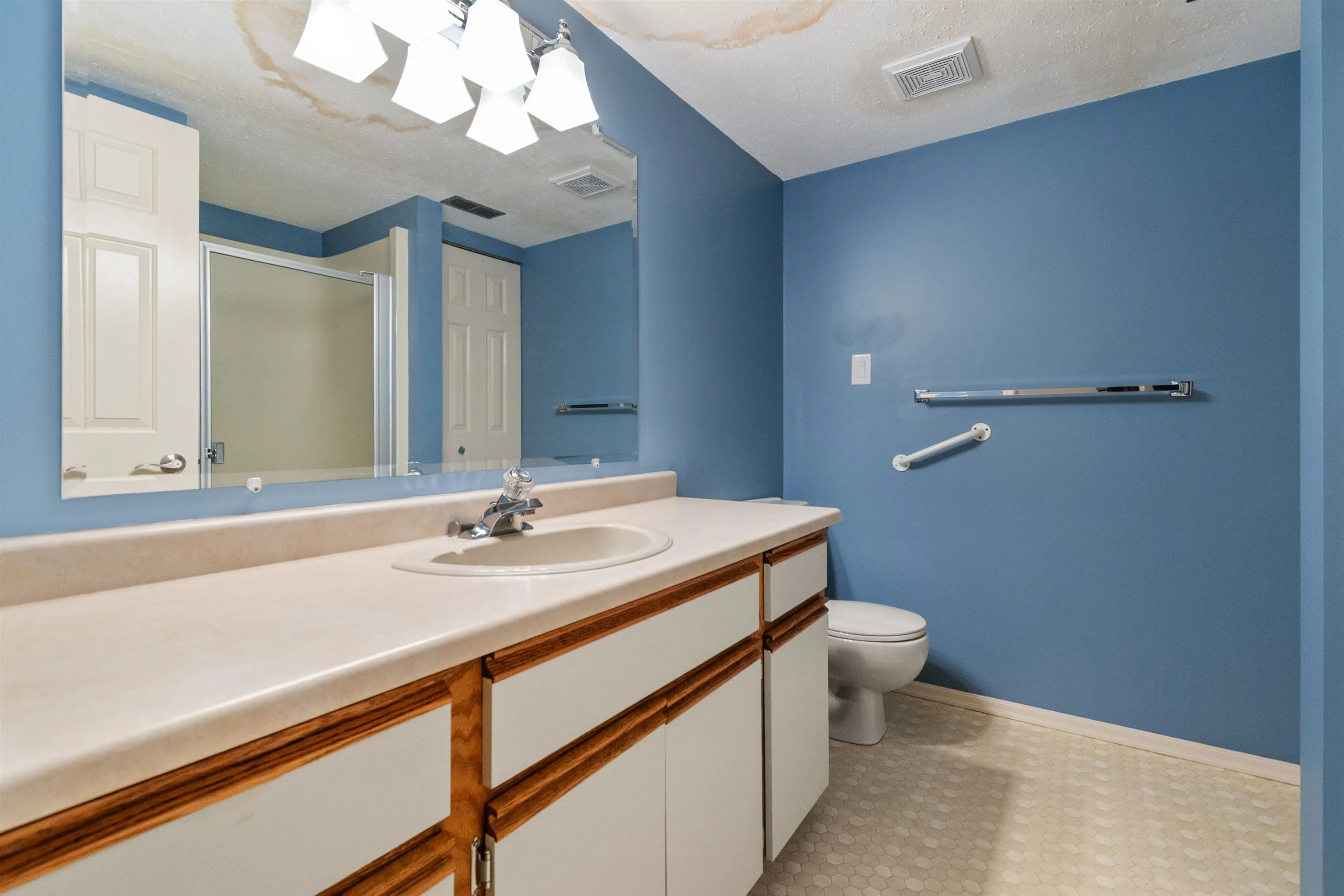 2989 Trafalgar Street #28