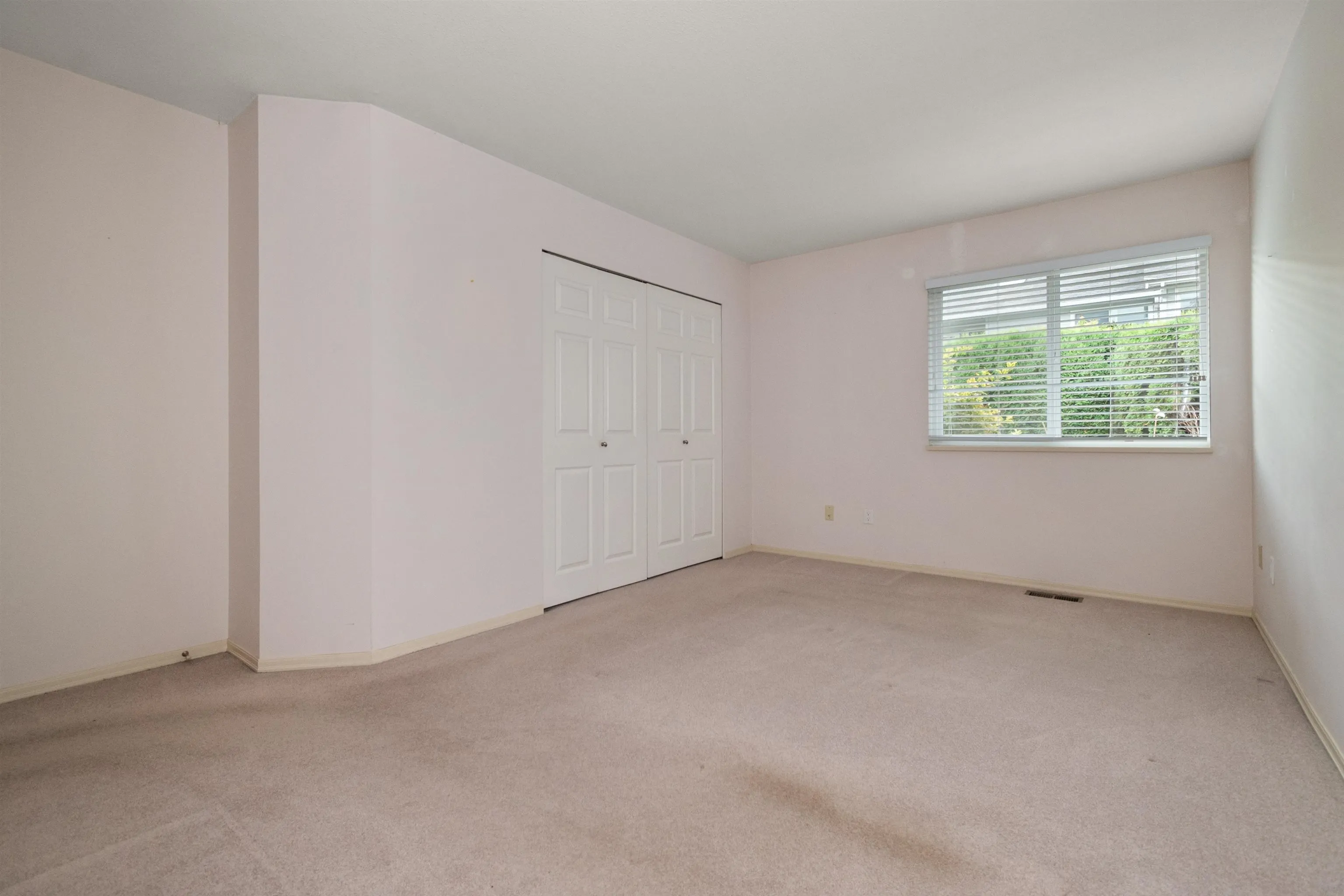 2989 Trafalgar Street #28
