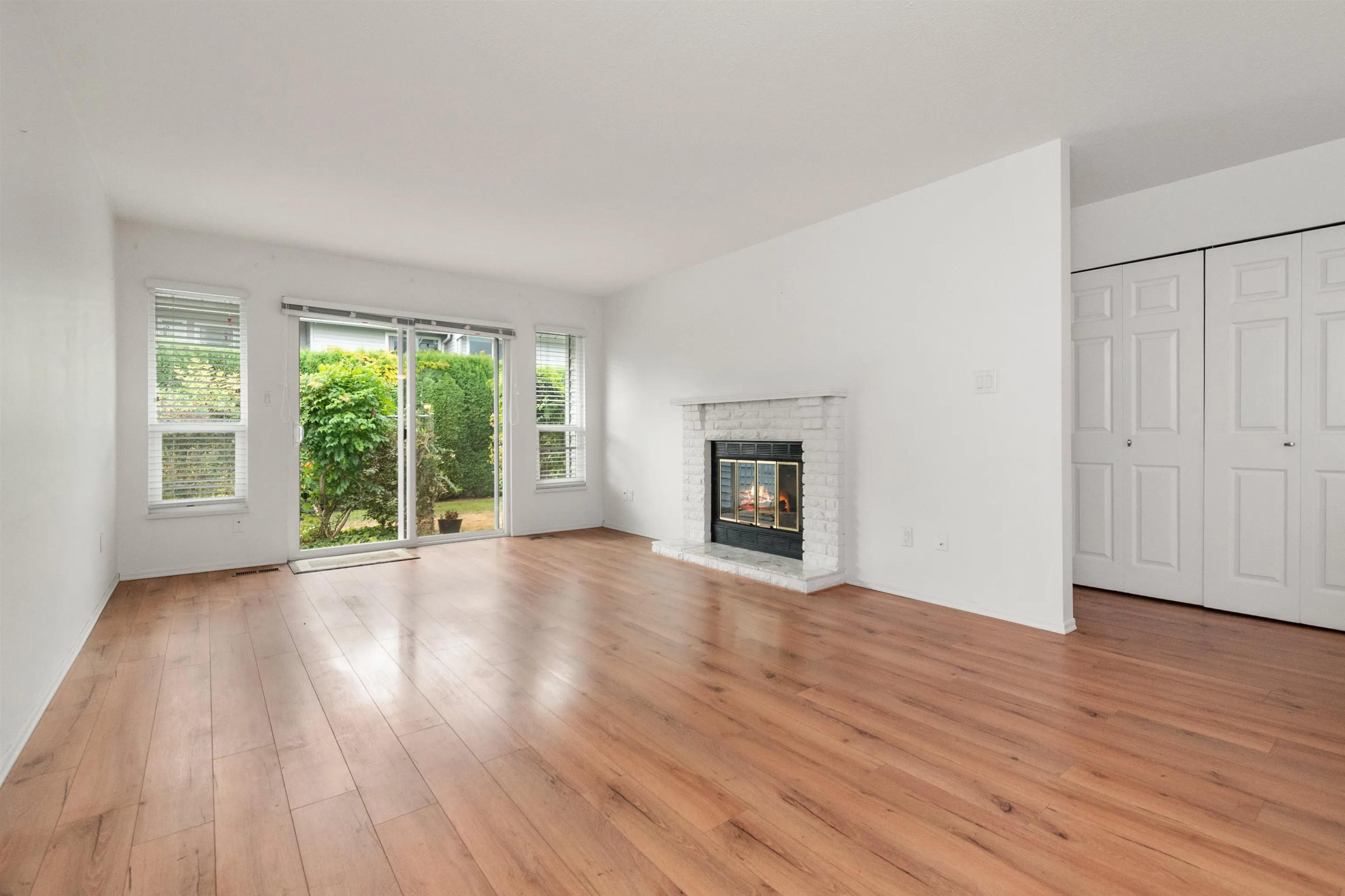 2989 Trafalgar Street #28