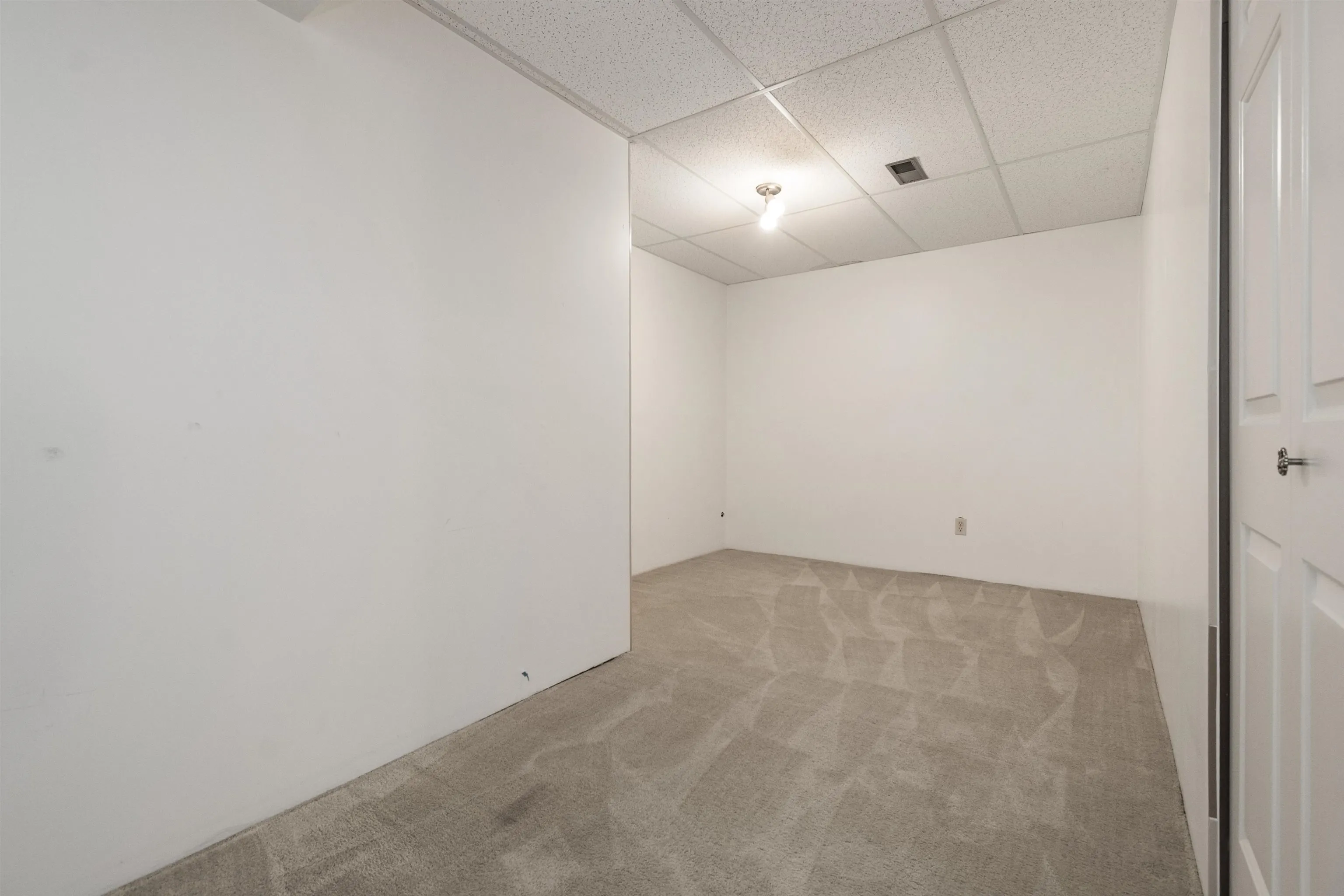 2989 Trafalgar Street #28