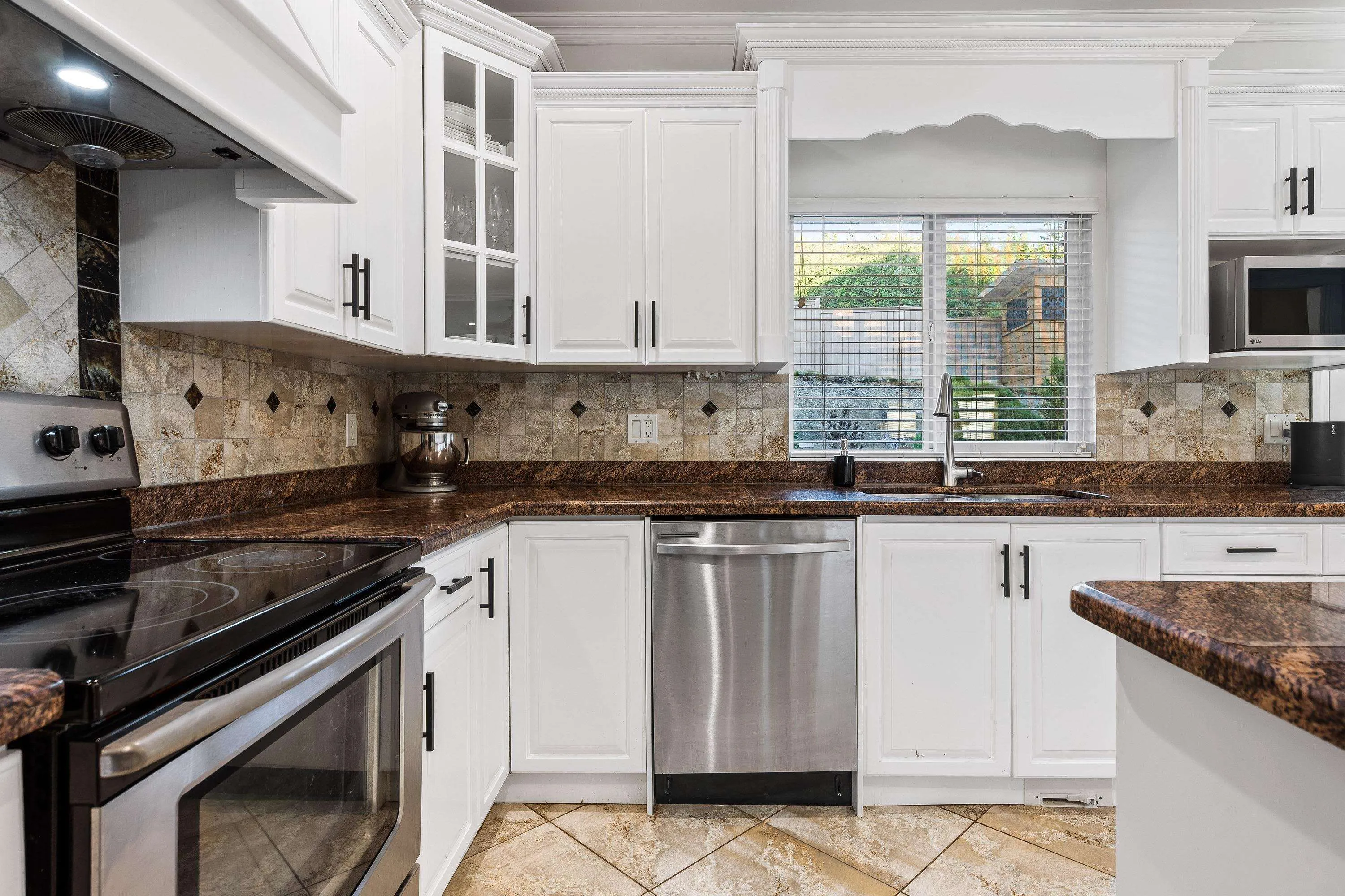 3382 Applewood Drive