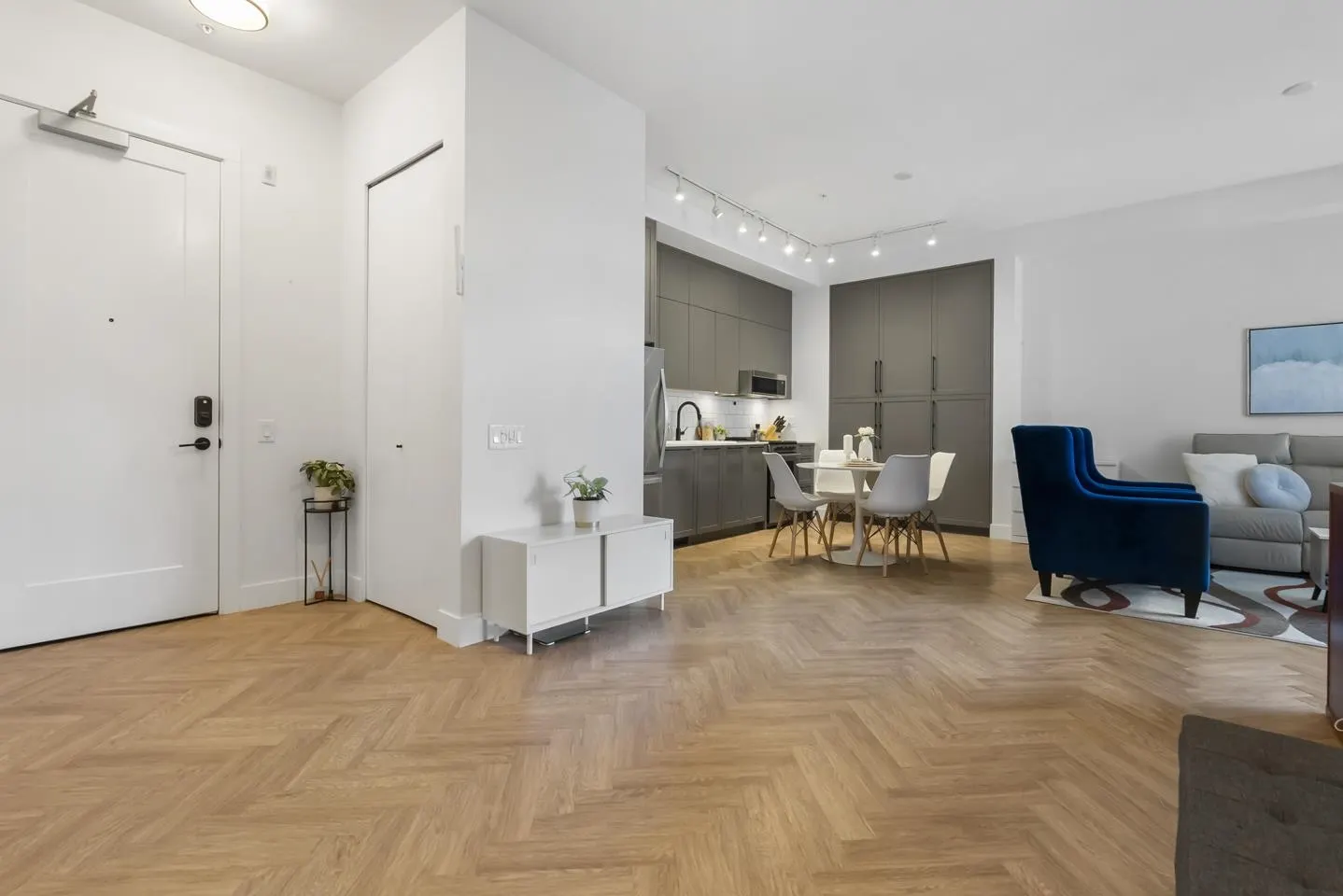 13933 105 Boulevard #216