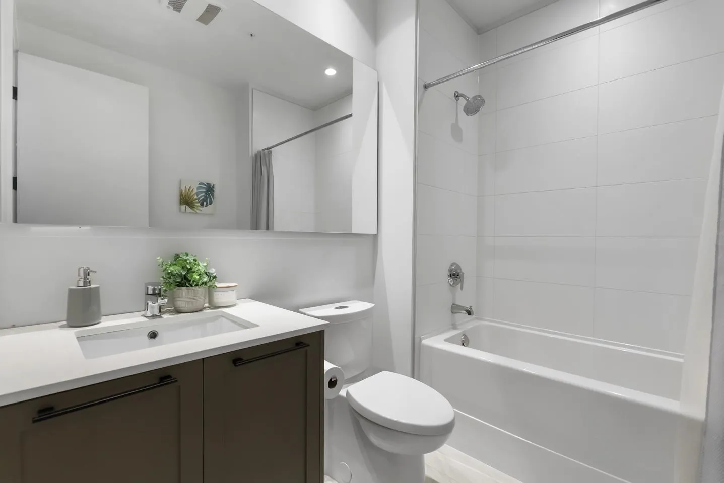 13933 105 Boulevard #216