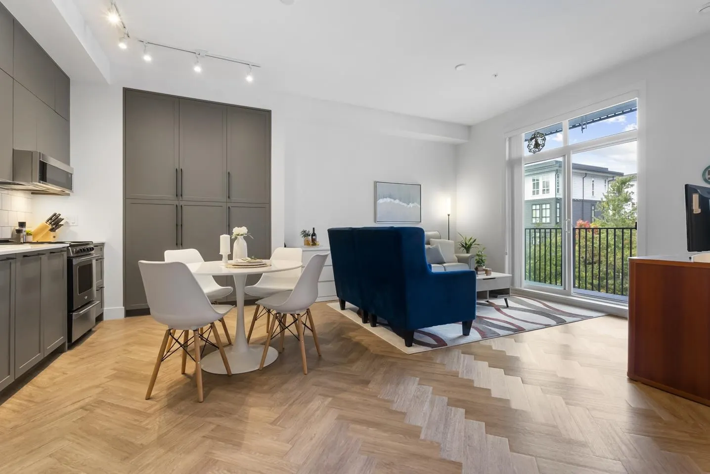 13933 105 Boulevard #216