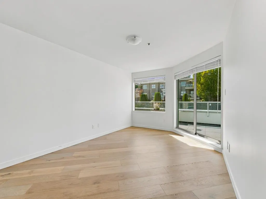565 17 Street #204