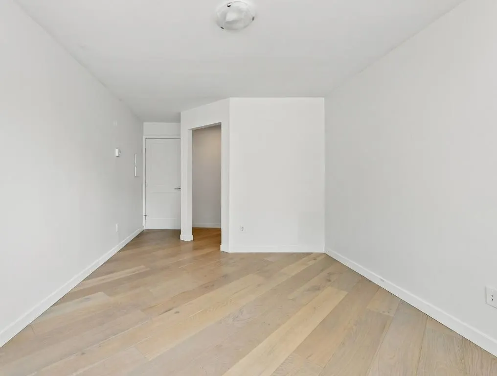 565 17 Street #204