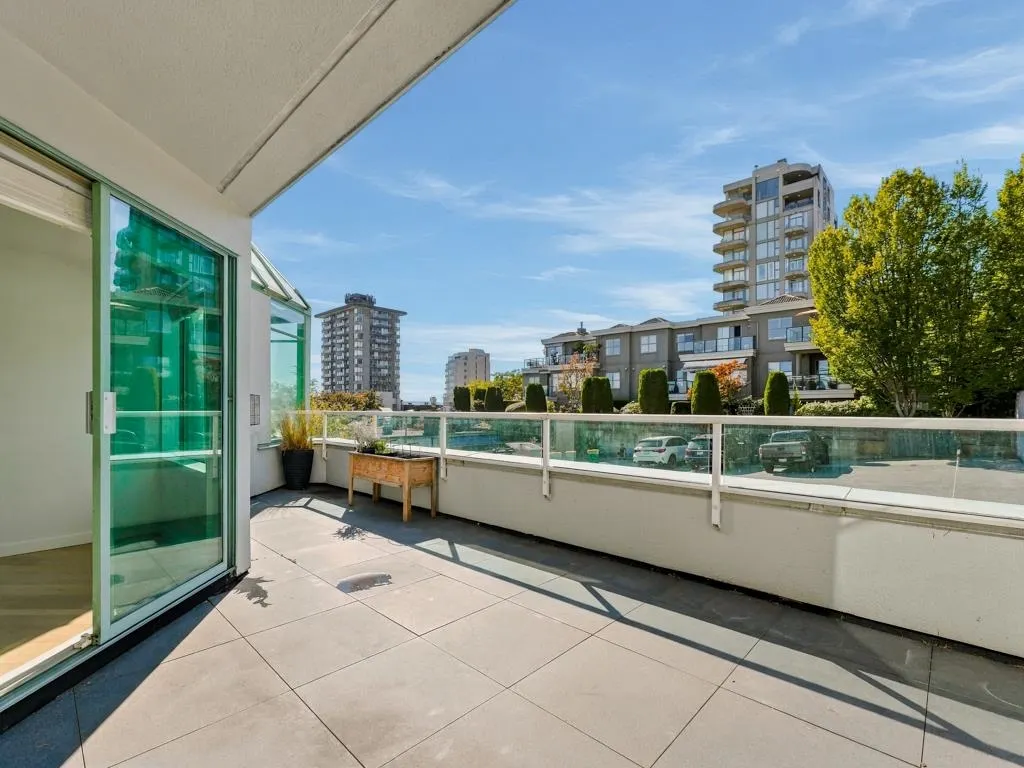 565 17 Street #204