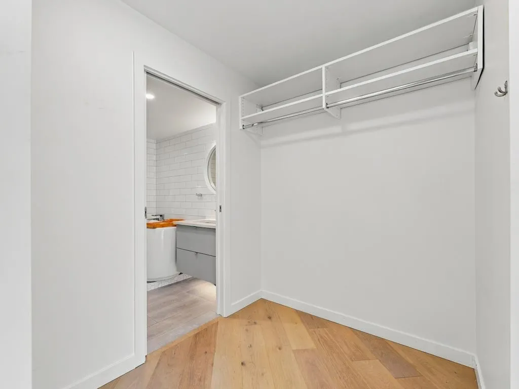 565 17 Street #204
