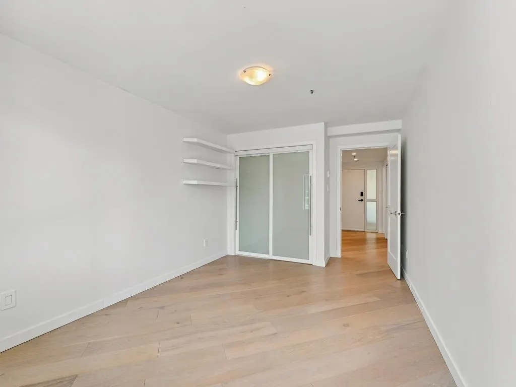 565 17 Street #204