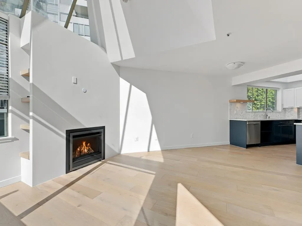 565 17 Street #204