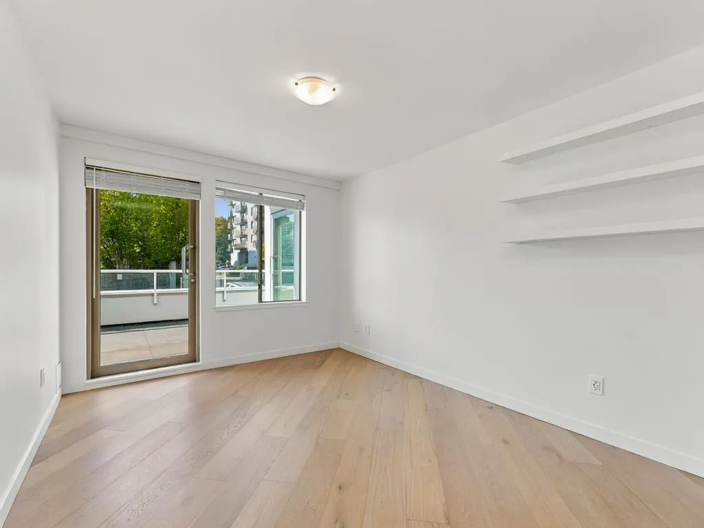 565 17 Street #204