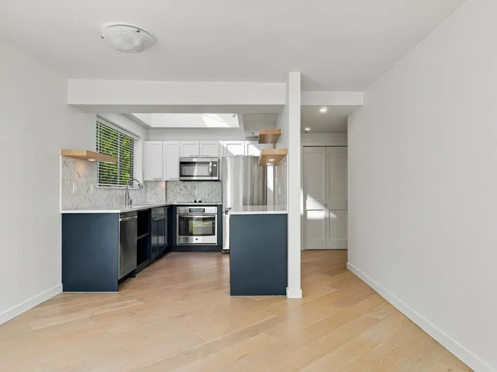 565 17 Street #204
