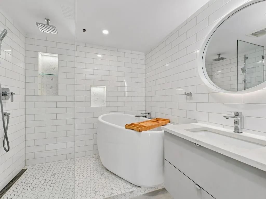 565 17 Street #204