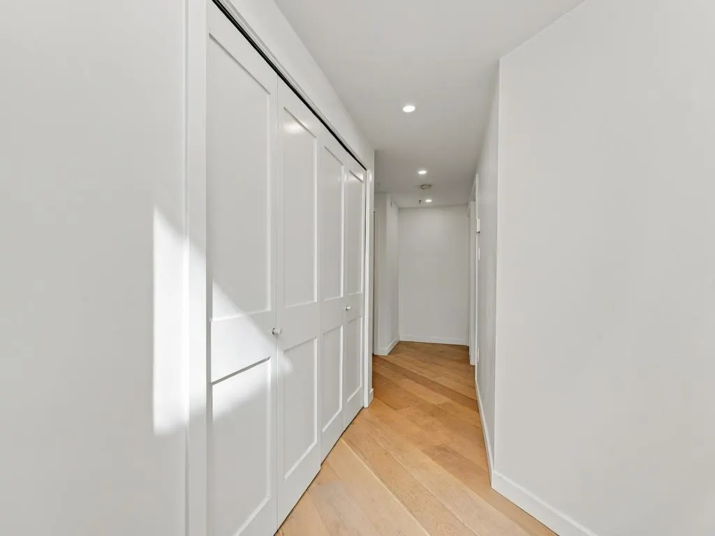 565 17 Street #204