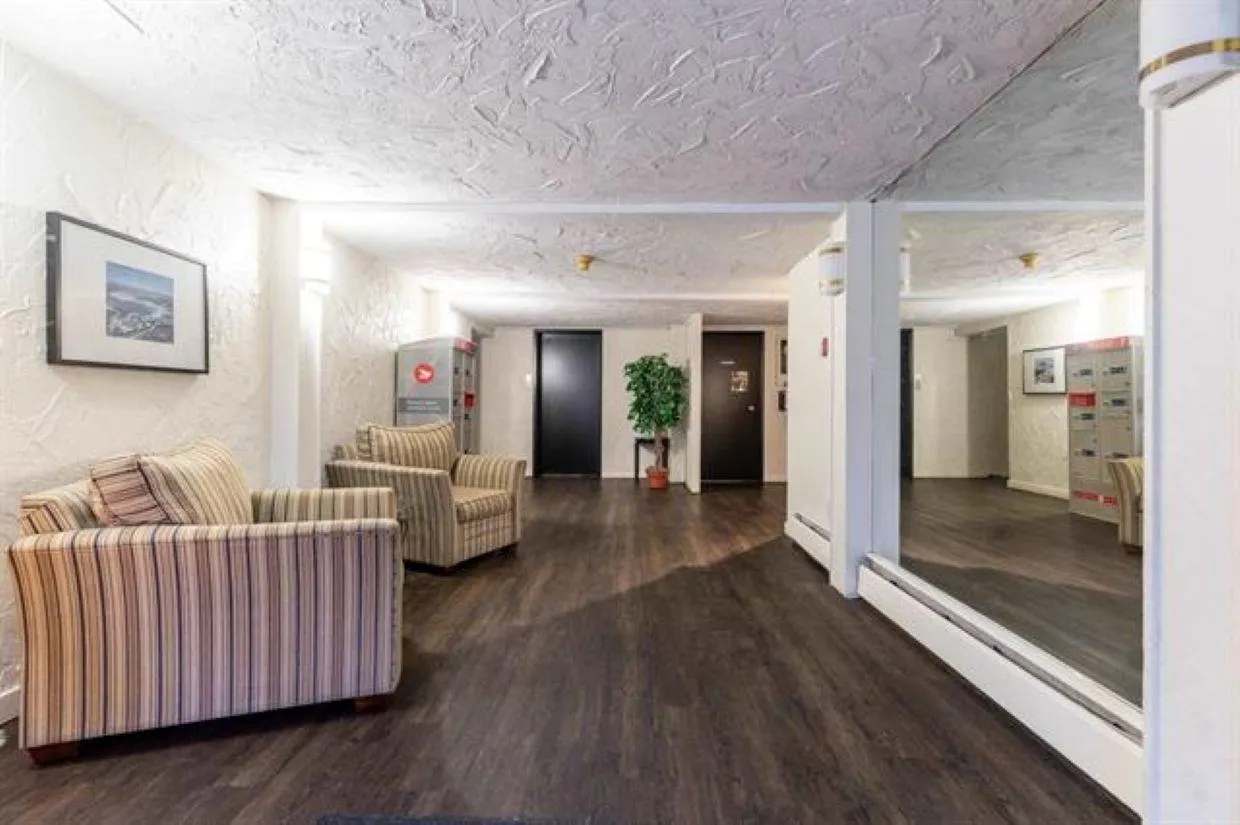 707 Hamilton Street #201