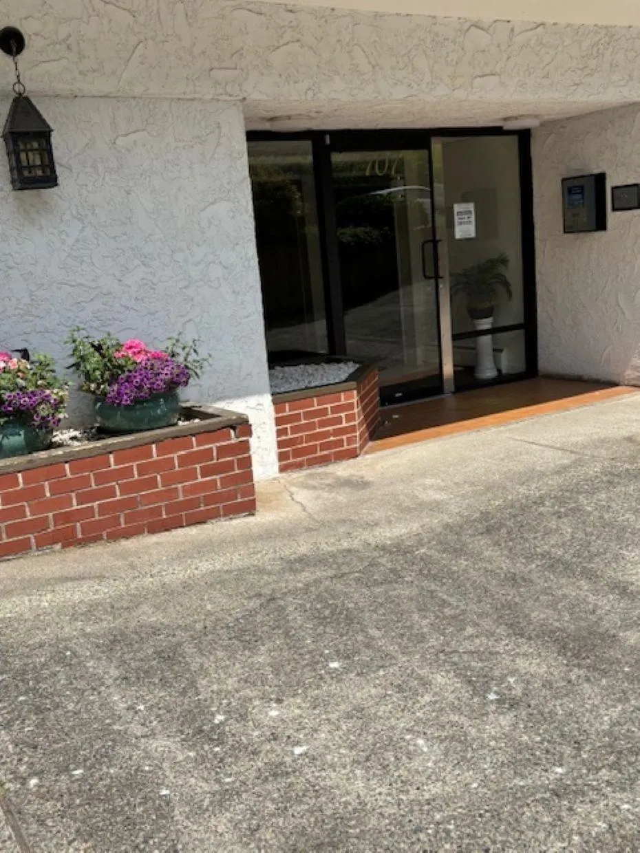 707 Hamilton Street #201
